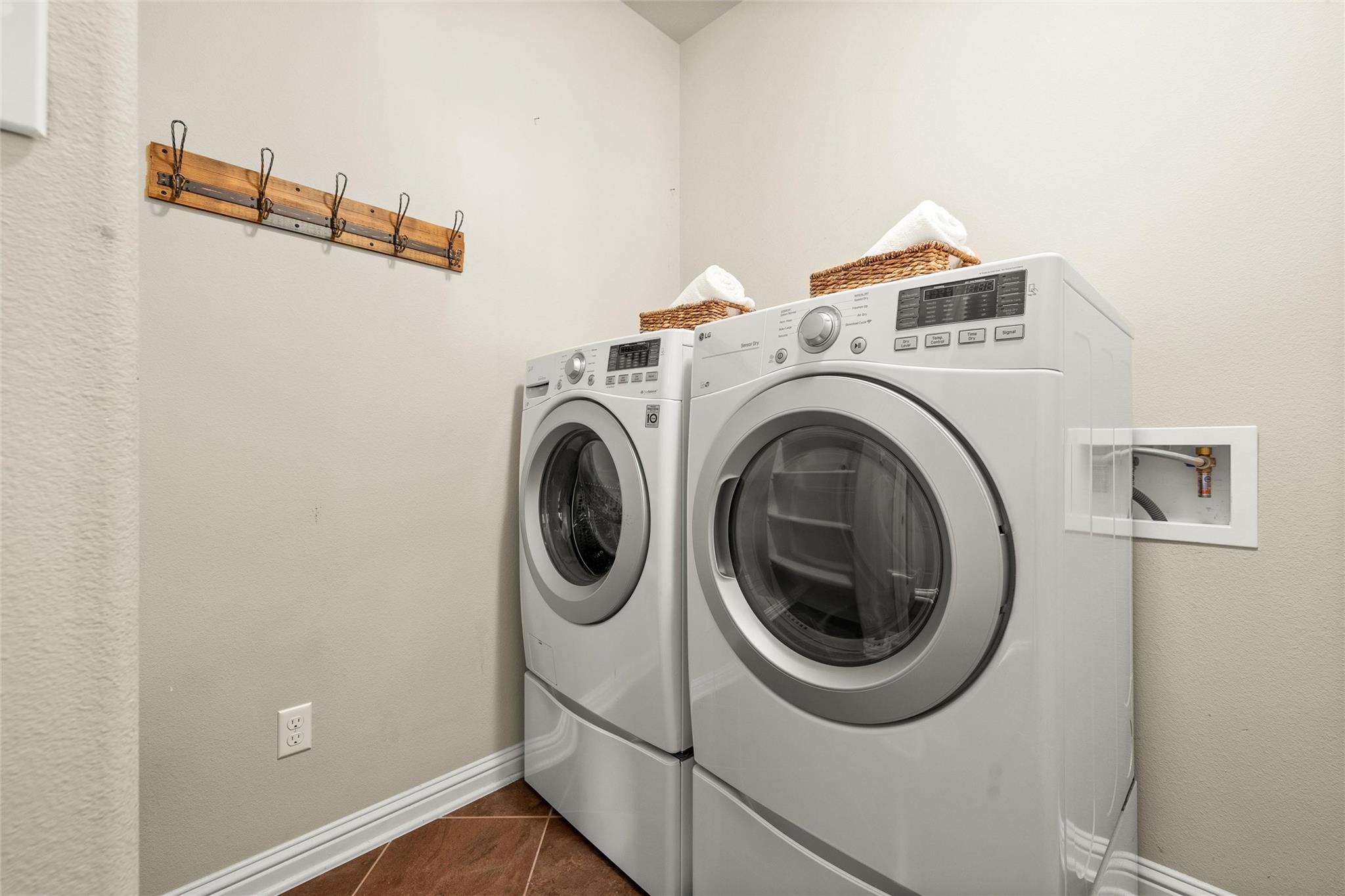 504 Wild Rose Dr Property Photo 35