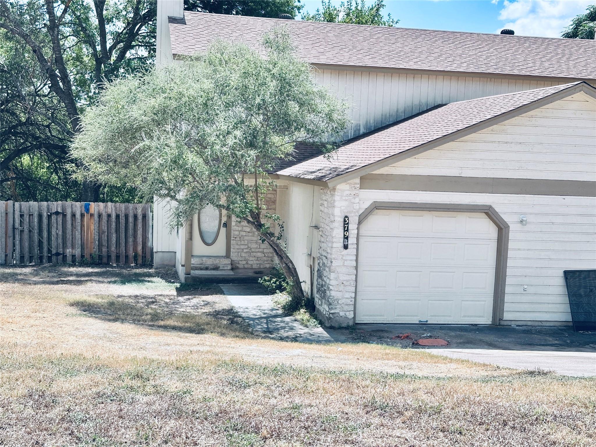 379 Fantail Loop #b Property Photo 1