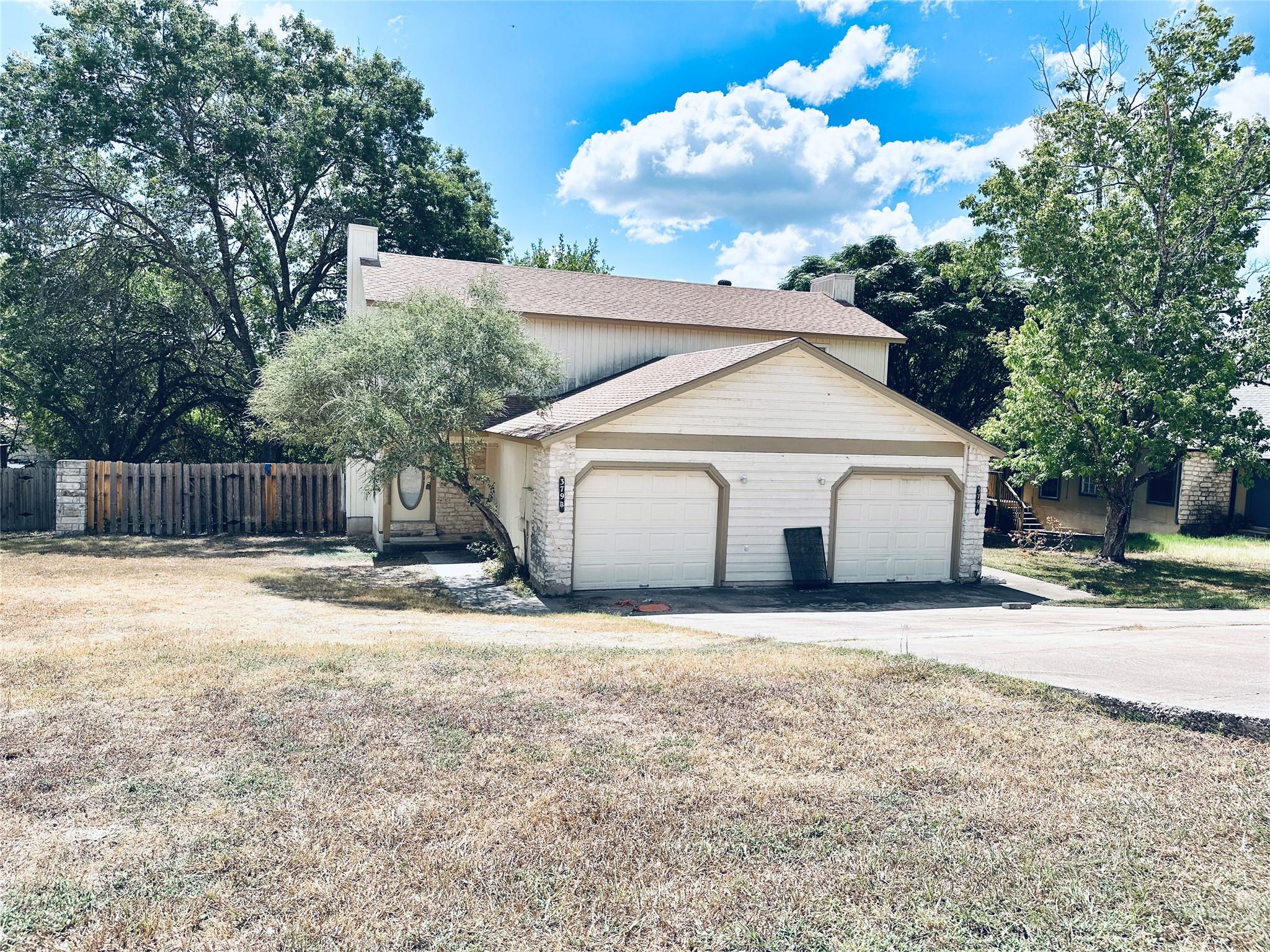 379 Fantail Loop #b Property Photo 2