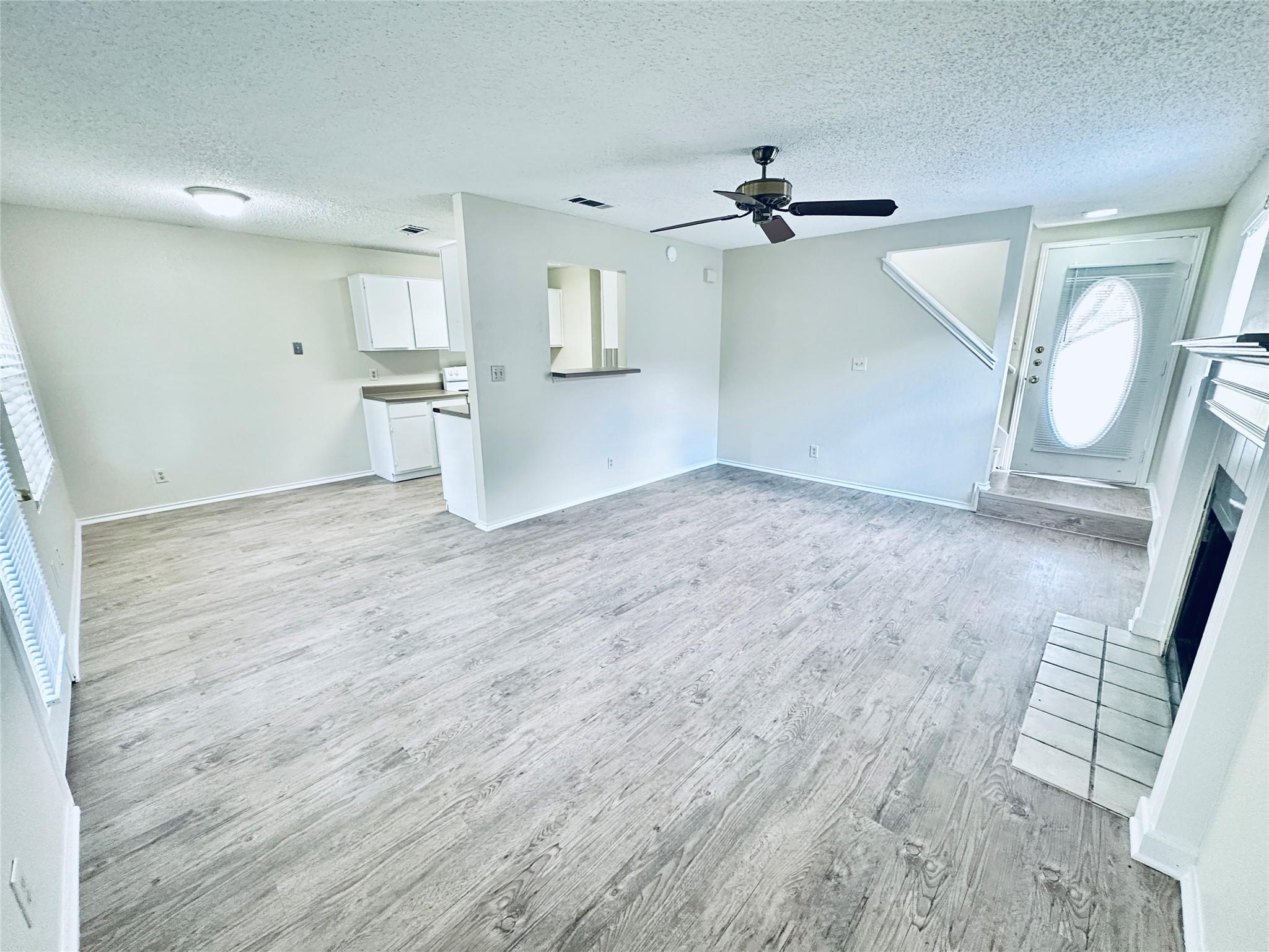 379 Fantail Loop #b Property Photo 7