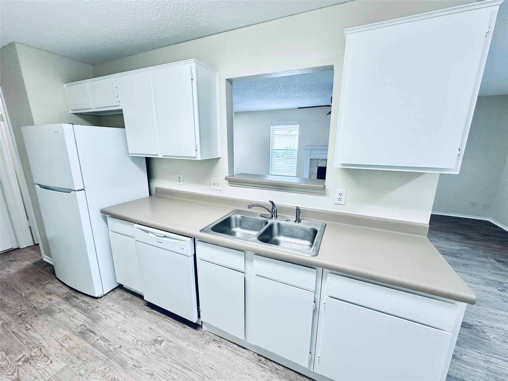 379 Fantail Loop #b Property Photo 13