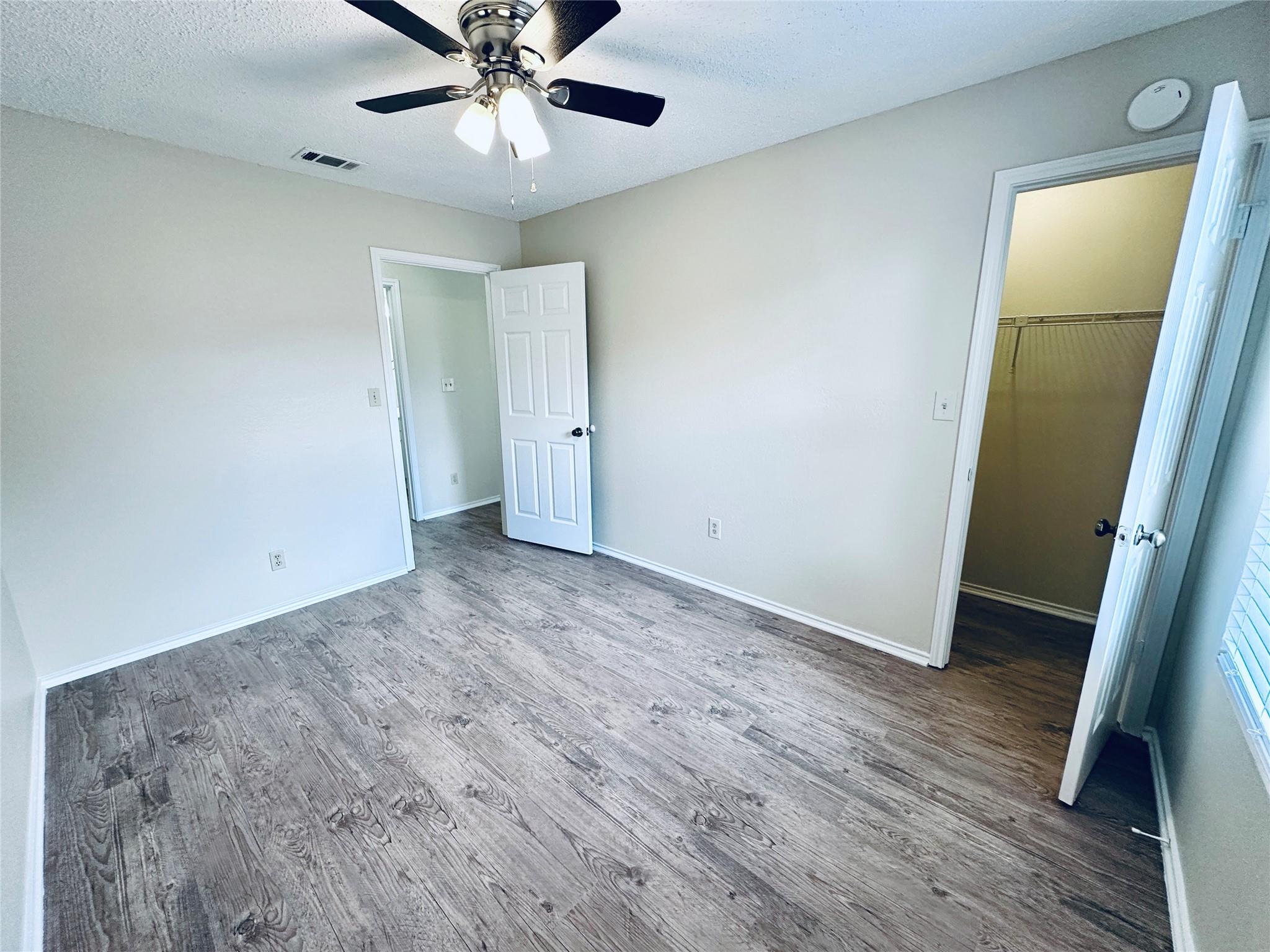 379 Fantail Loop #b Property Photo 22