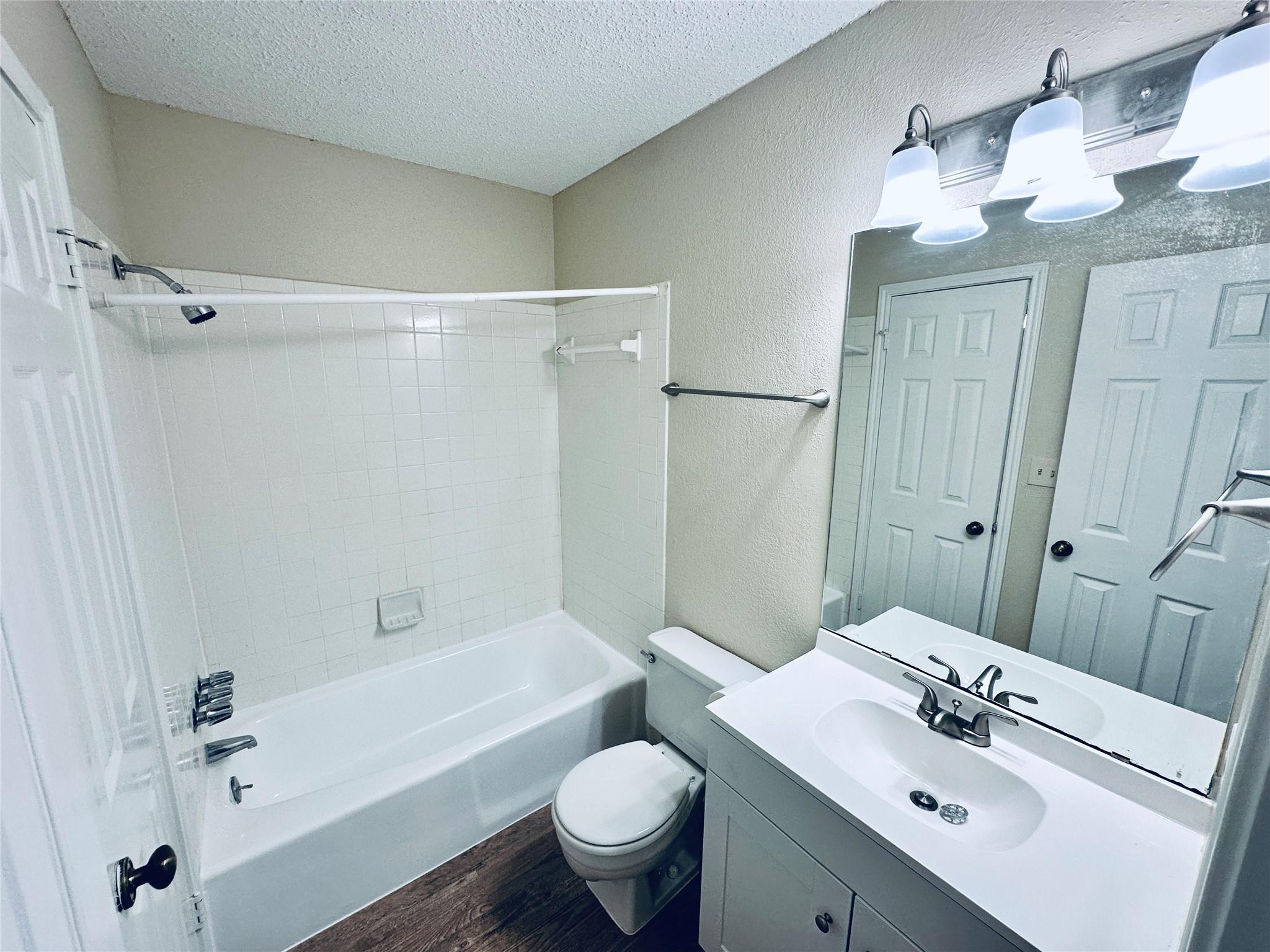 379 Fantail Loop #b Property Photo 24