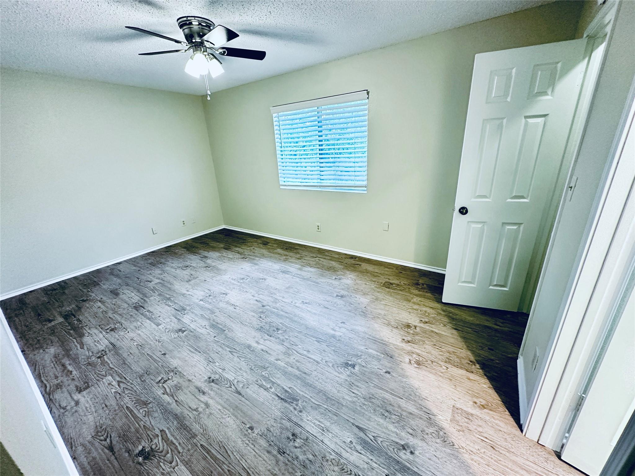 379 Fantail Loop #b Property Photo 26