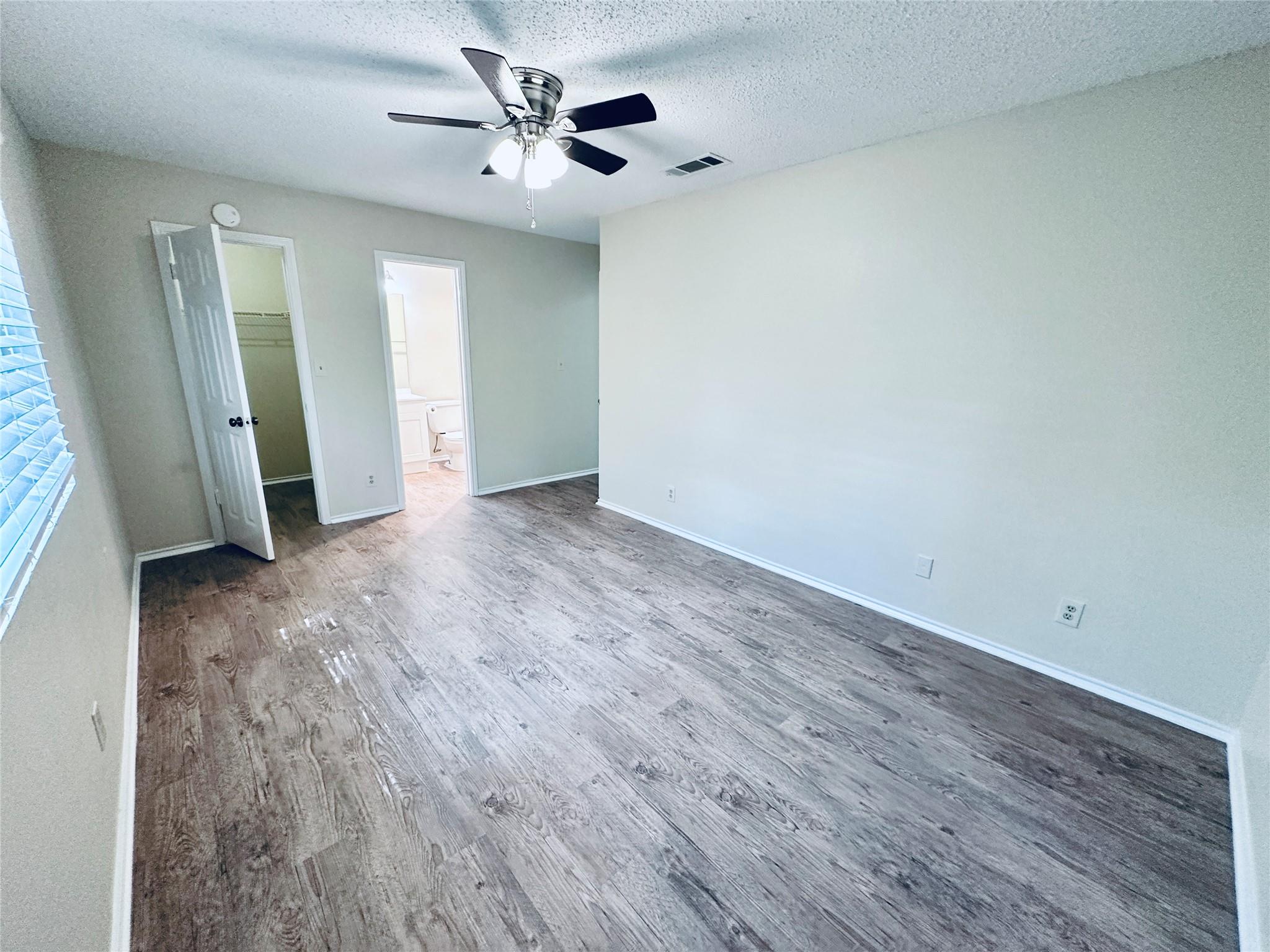 379 Fantail Loop #b Property Photo 28