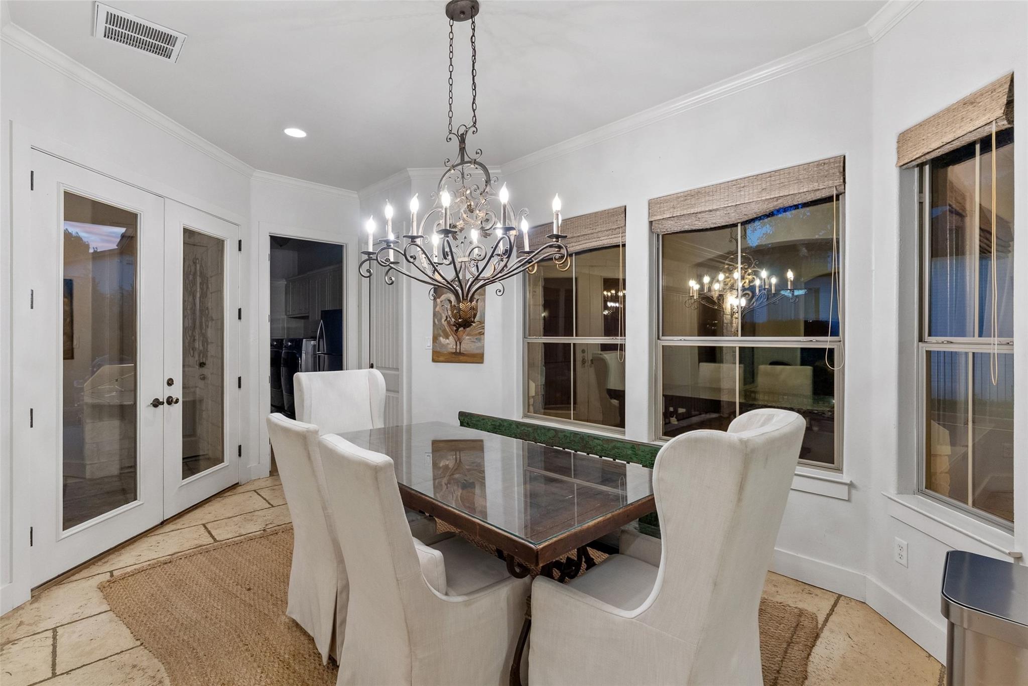 18 Hedgebrook Way Property Photo 8