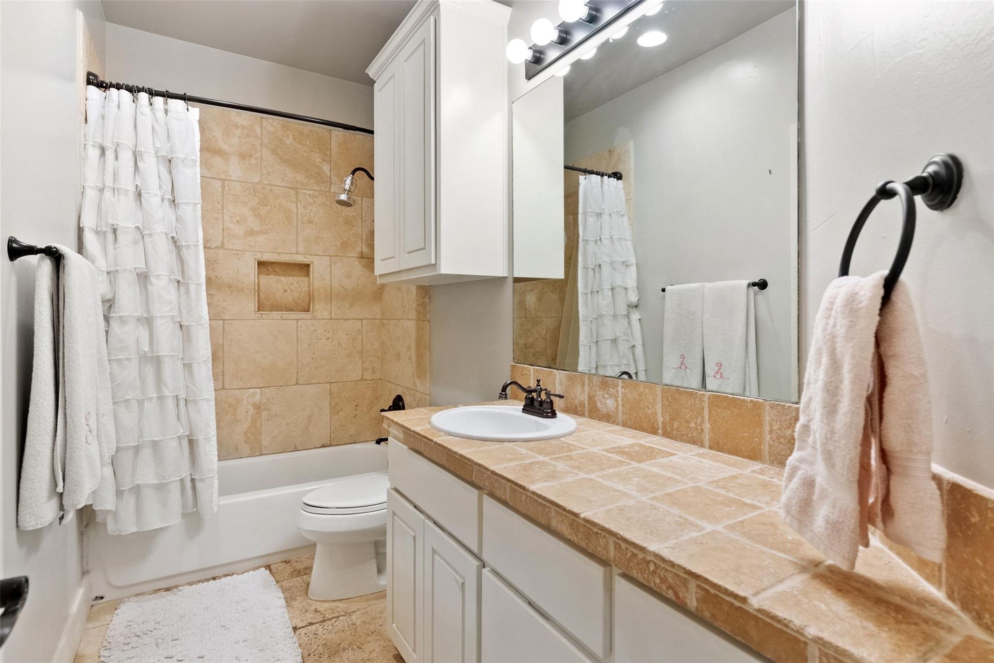 18 Hedgebrook Way Property Photo 30