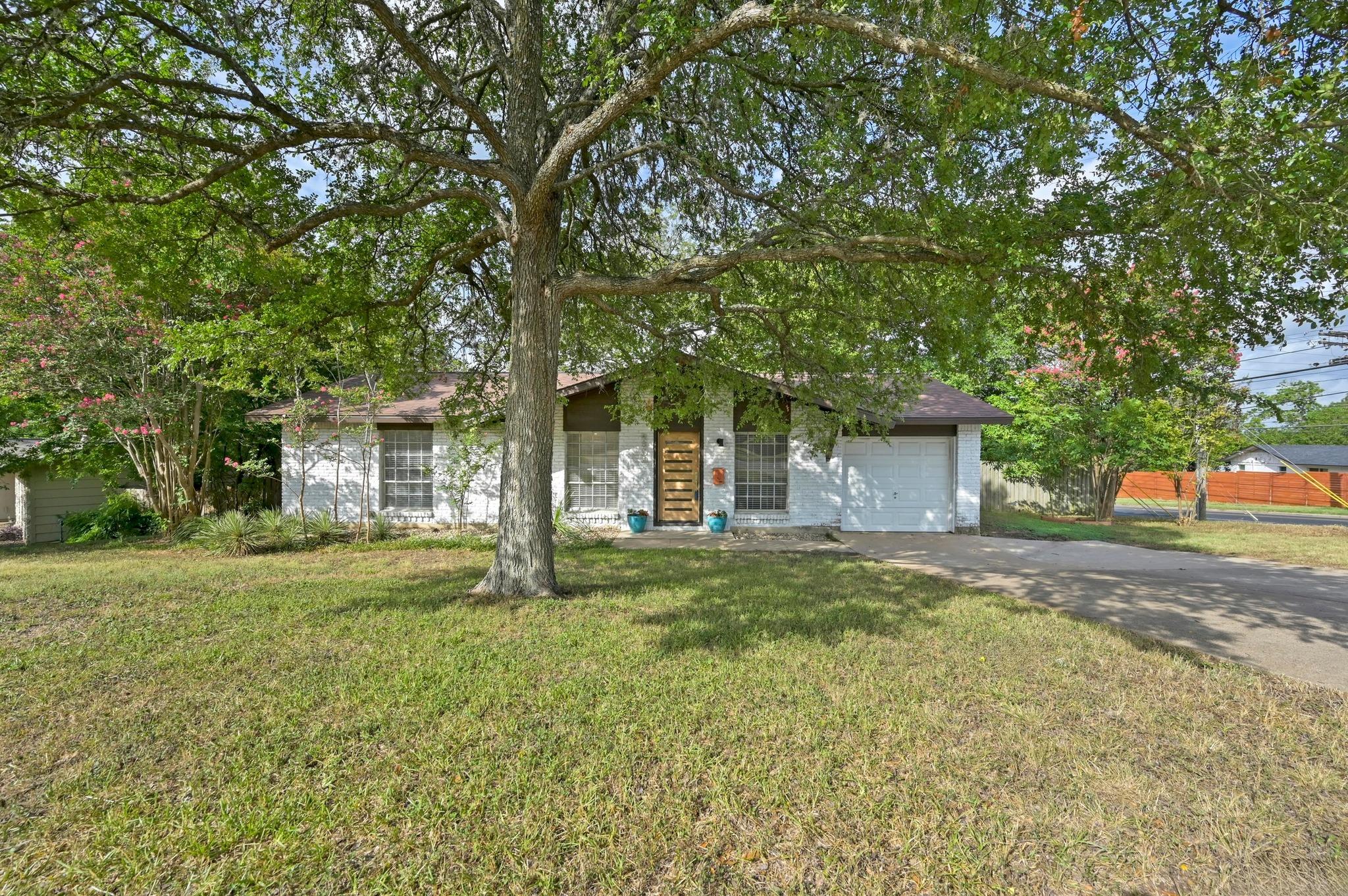 4800 Lansing Dr Property Photo 1