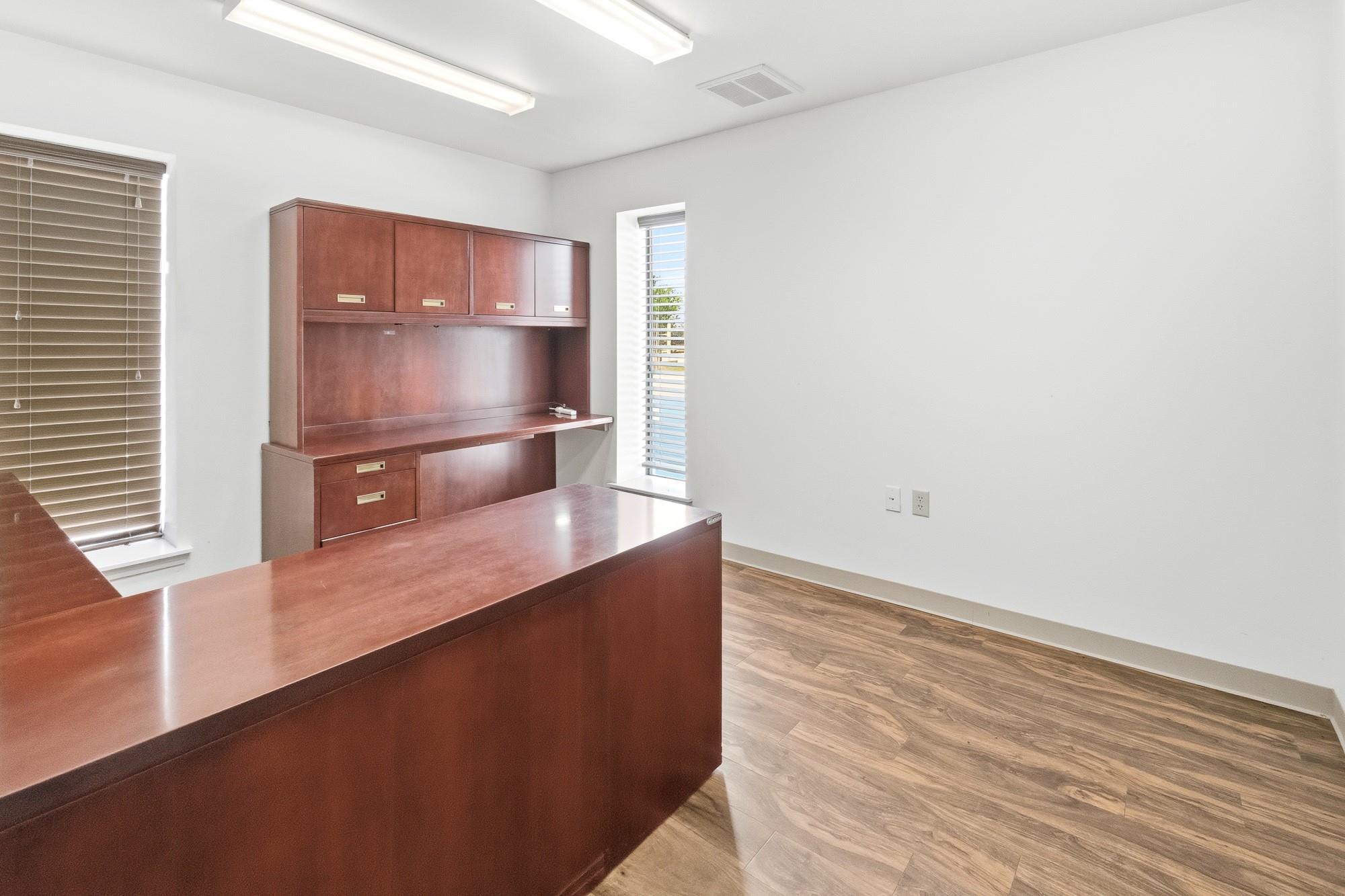 945 Huser Blvd Property Photo 18