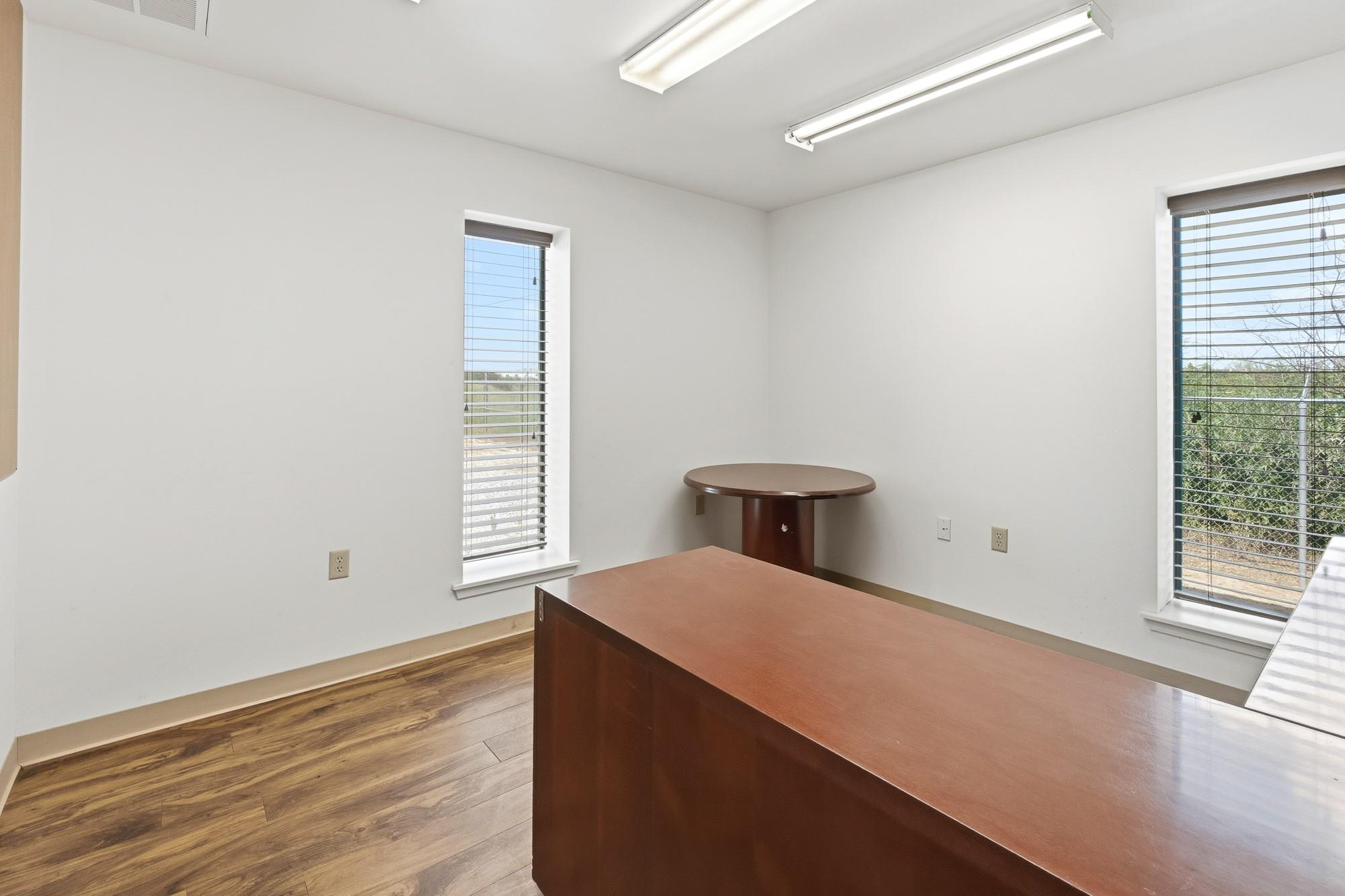 945 Huser Blvd Property Photo 23