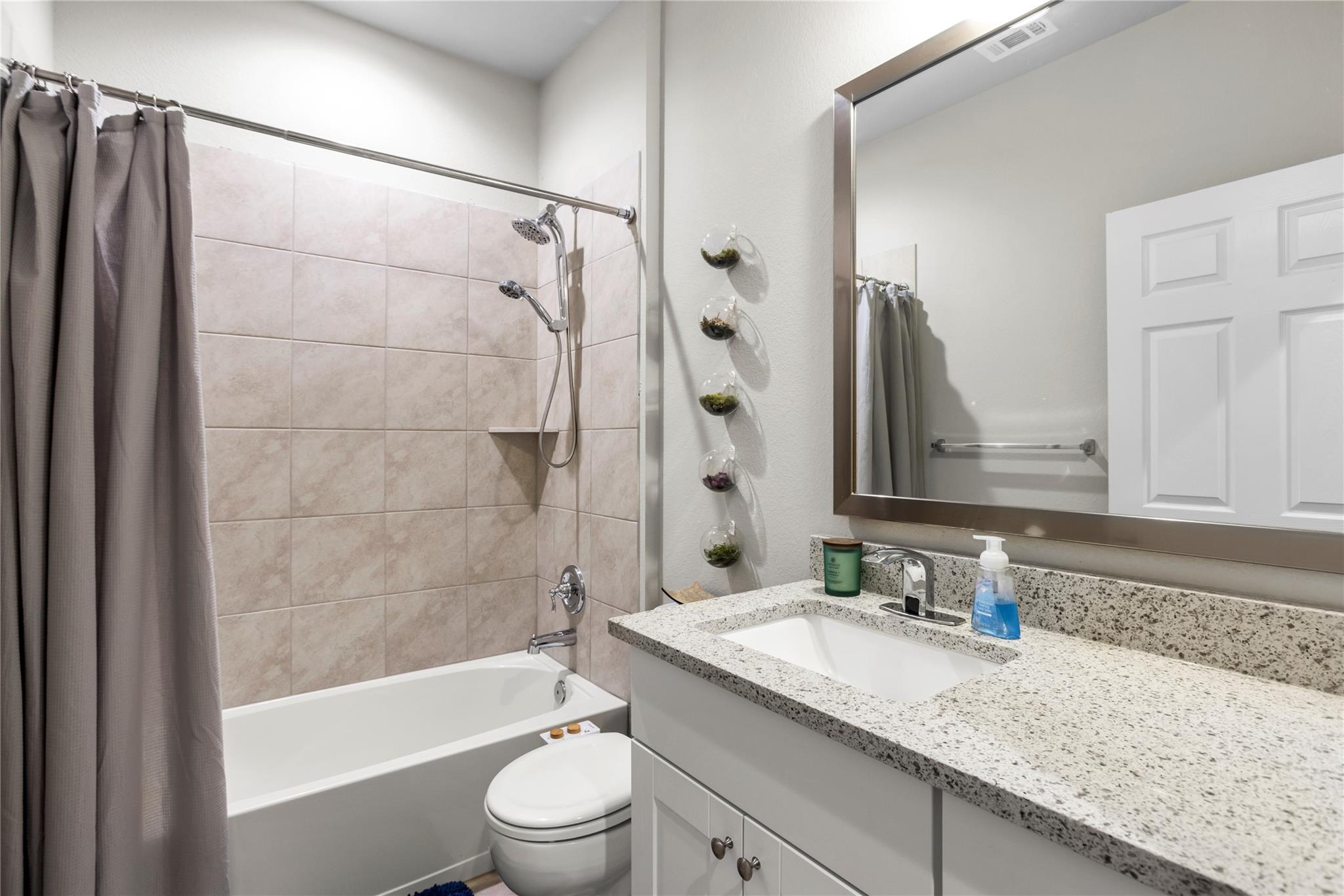 11621 River Plantation Dr Property Photo 6