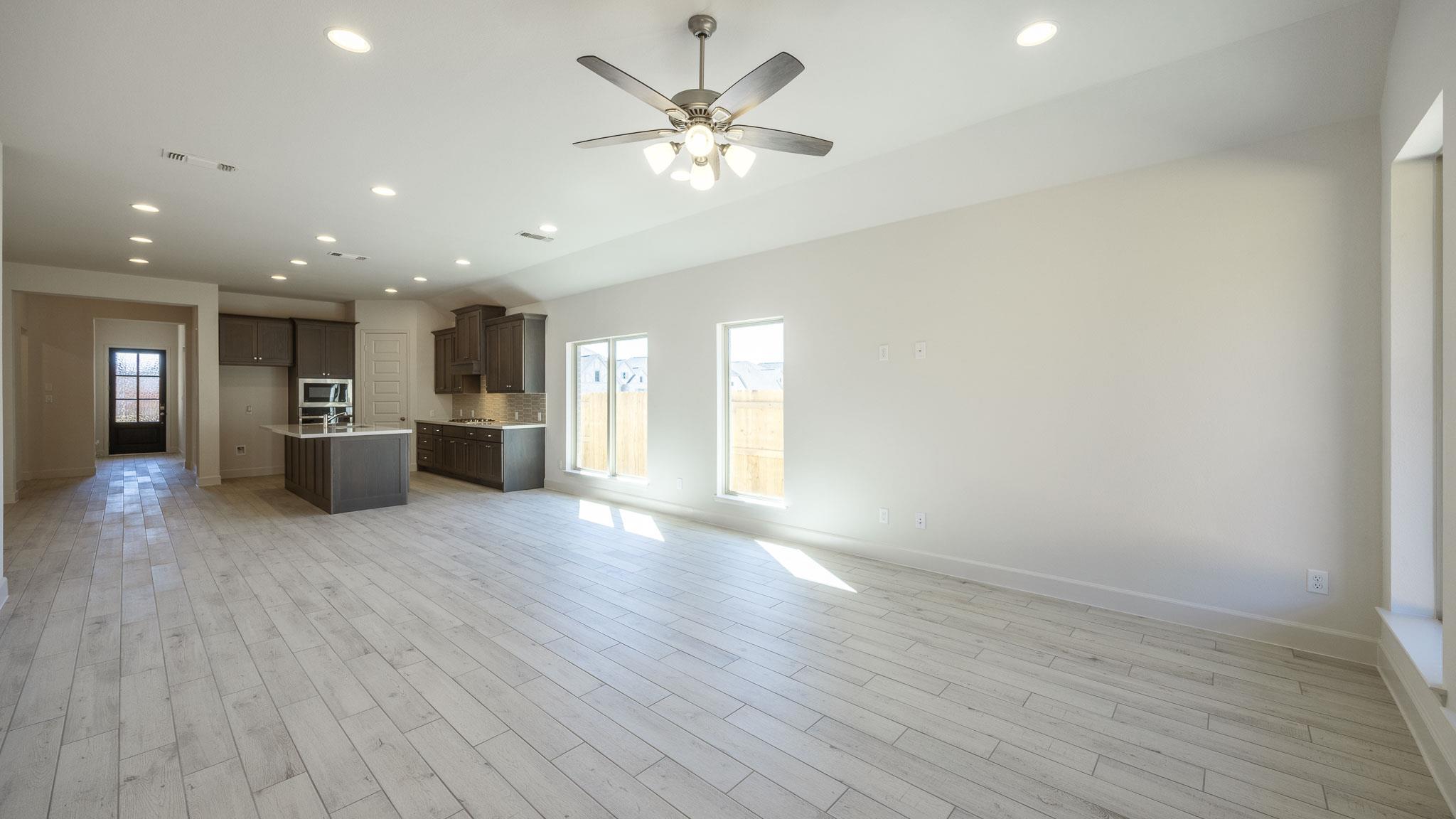 163 Plumbago Loop Property Photo 5