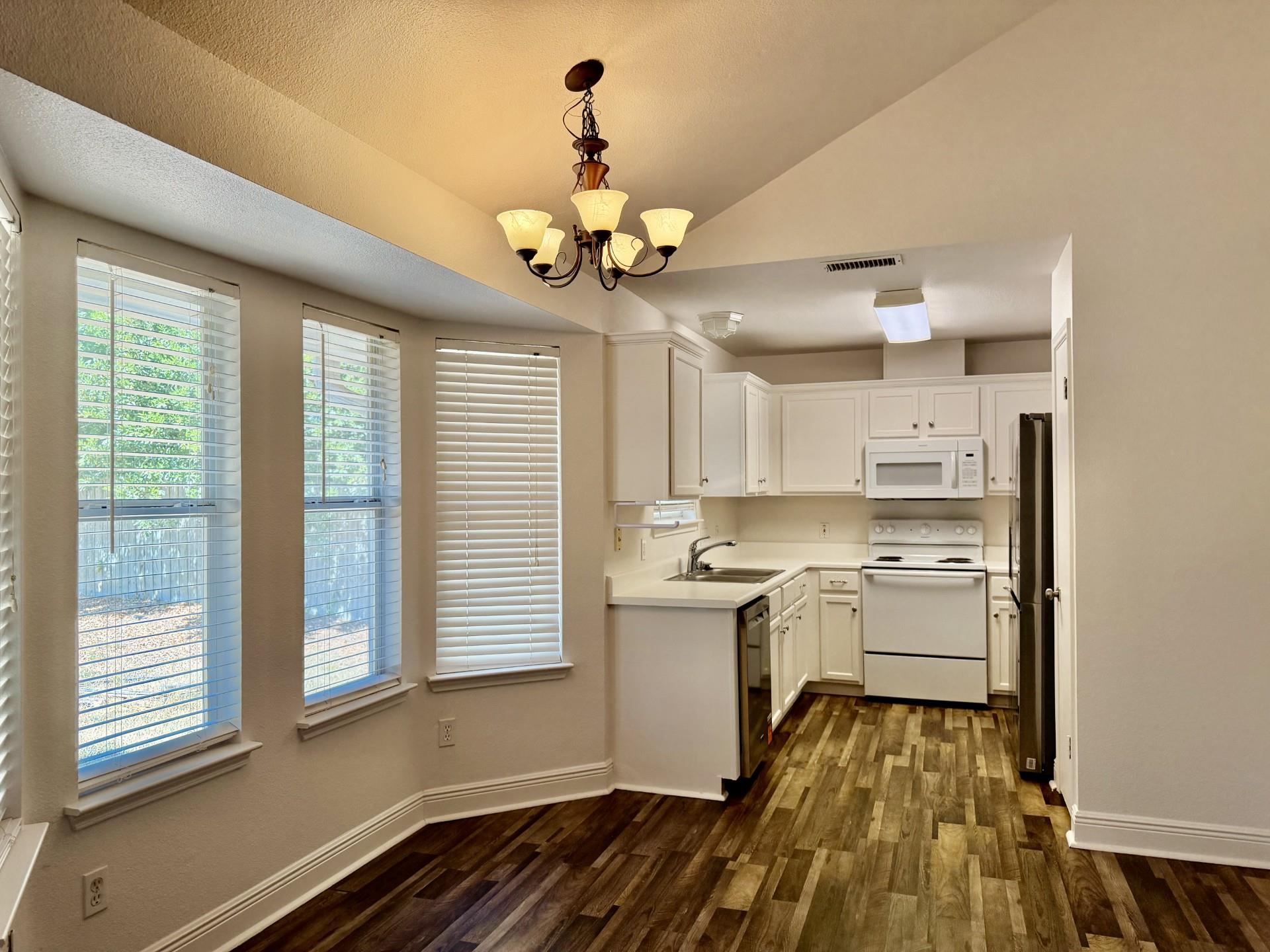 2202 Corbin Way Property Photo 5