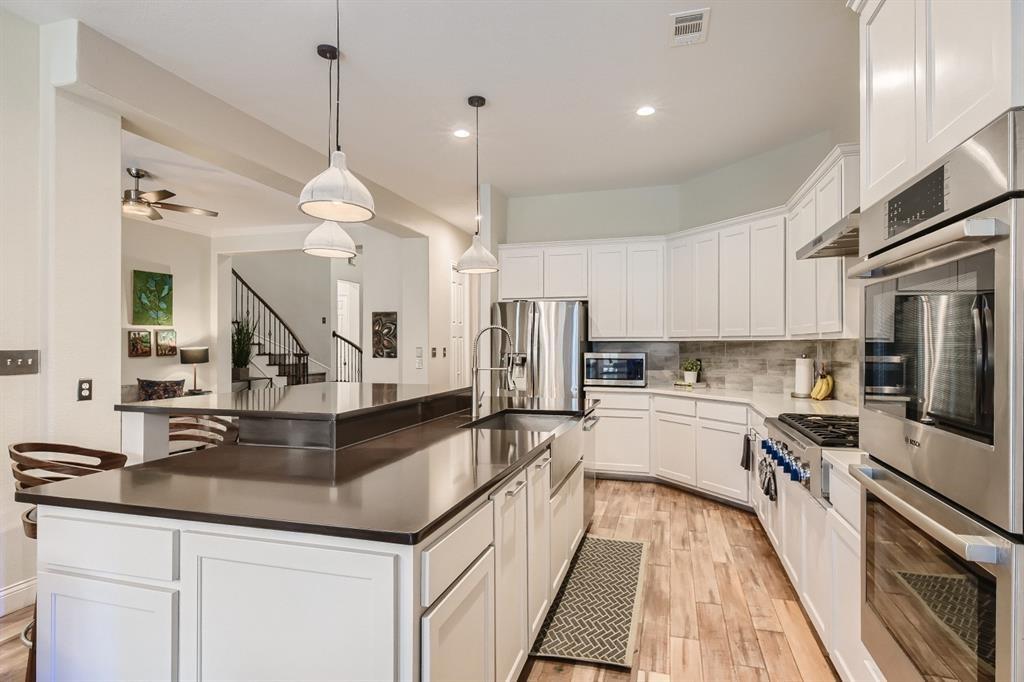 6517 Walebridge Ln Property Photo 11