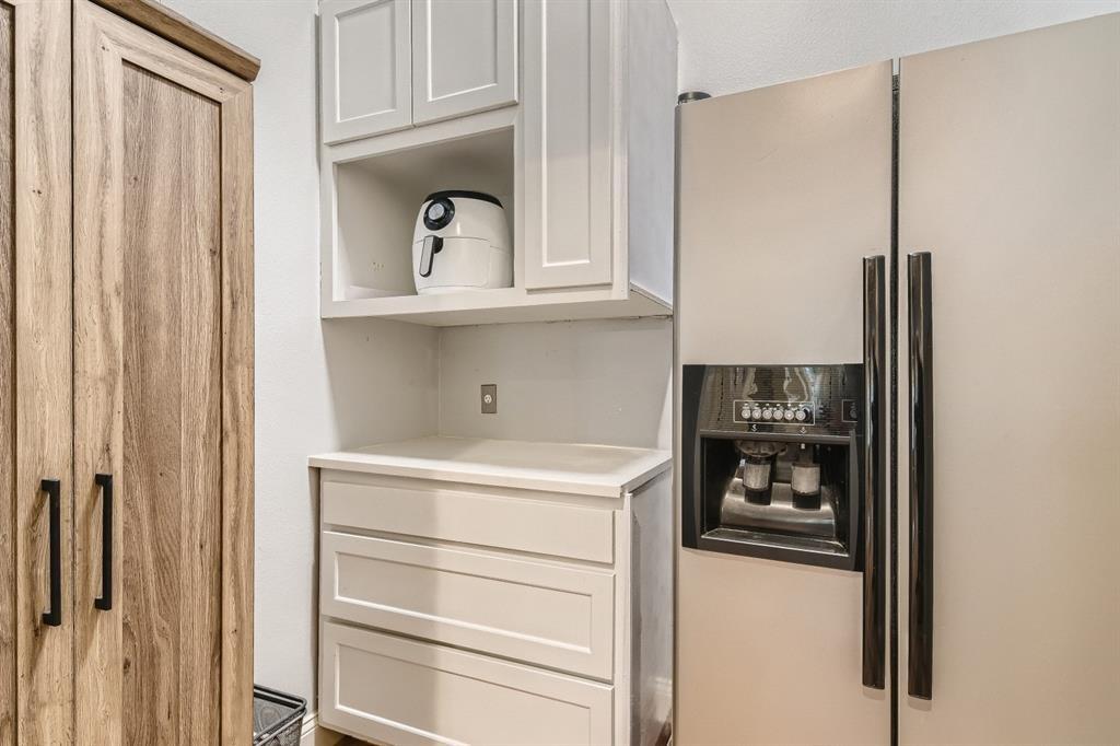 6517 Walebridge Ln Property Photo 12