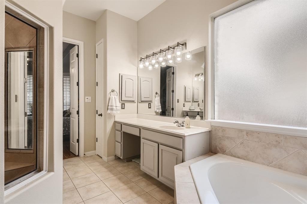 6517 Walebridge Ln Property Photo 20