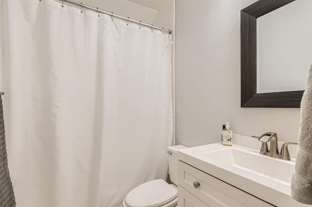 6517 Walebridge Ln Property Photo 23