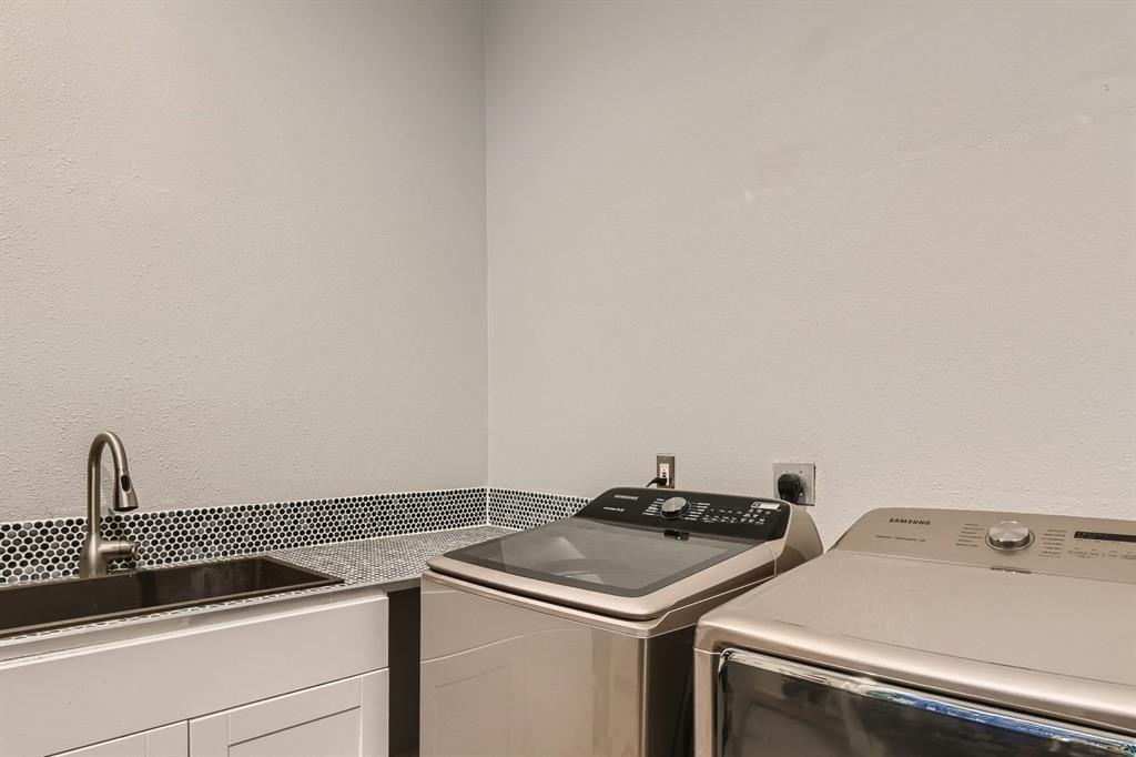 6517 Walebridge Ln Property Photo 27
