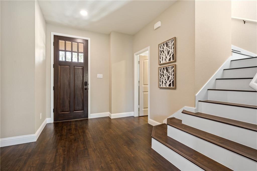 1524 Uhland Dr Property Photo 4