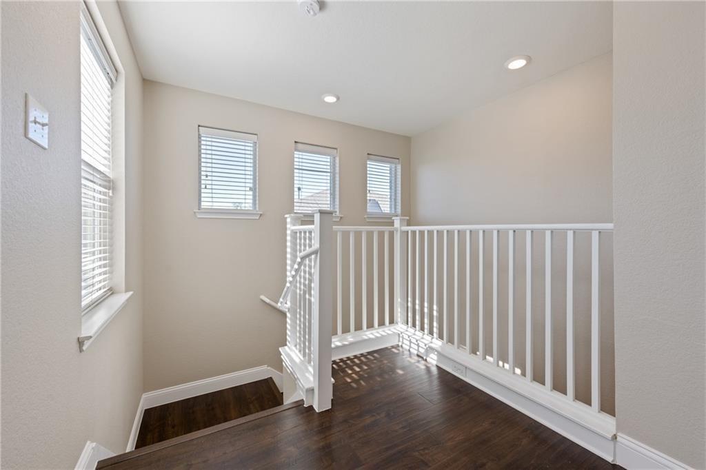 1524 Uhland Dr Property Photo 13