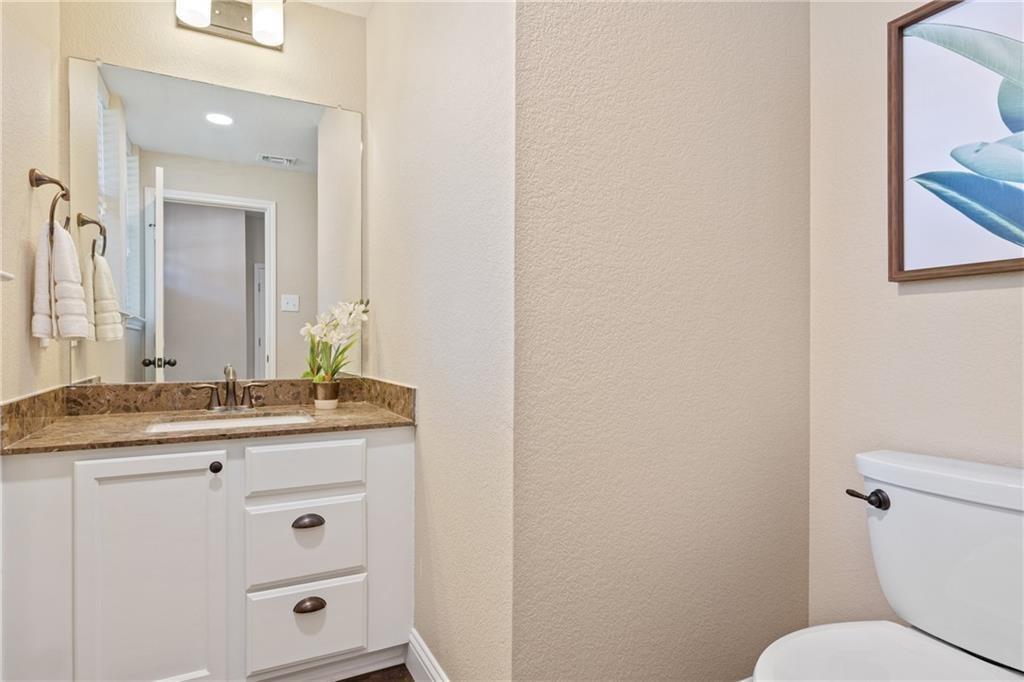1524 Uhland Dr Property Photo 22