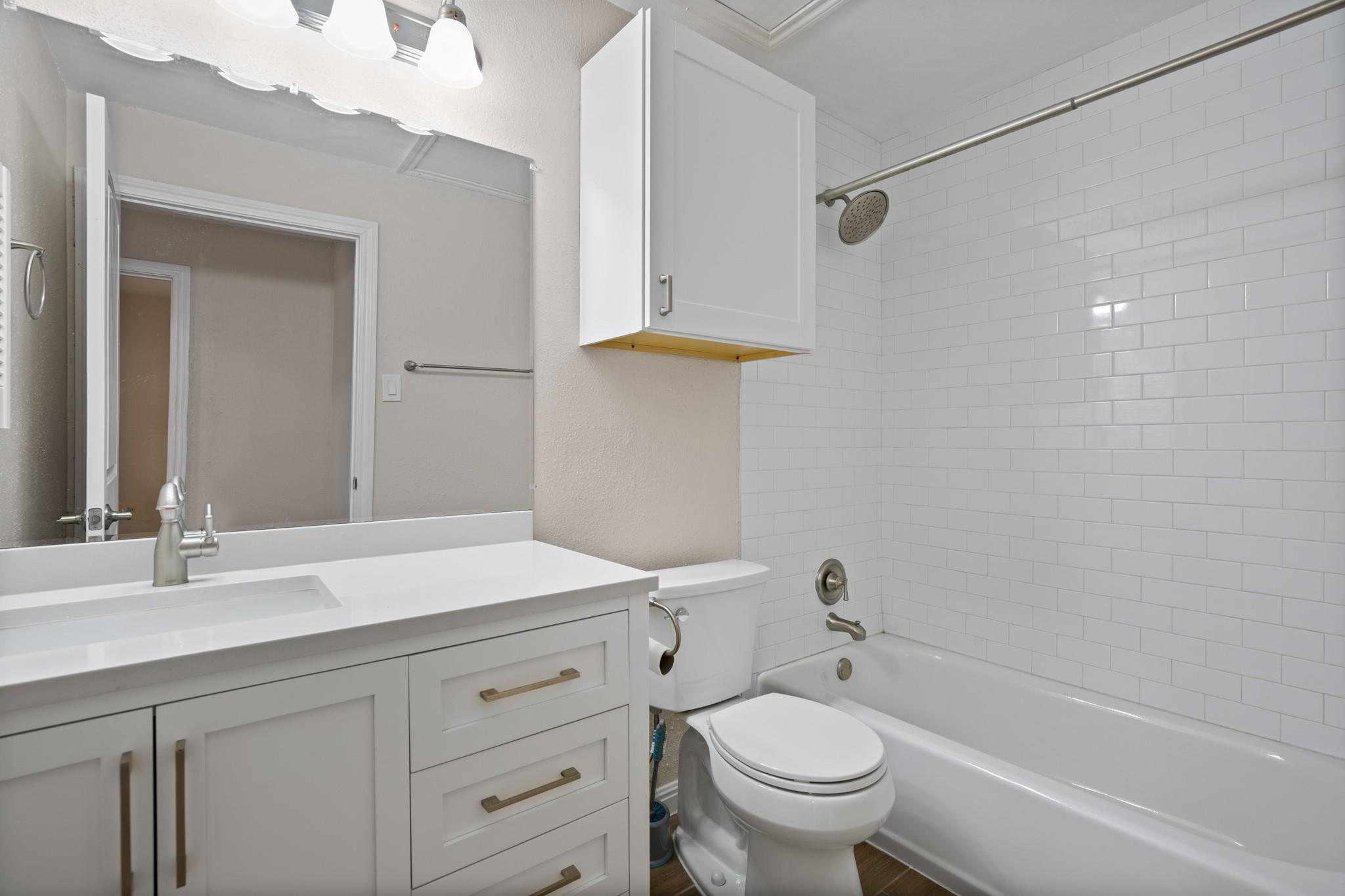 114 E 31st St 112 Property Photo 8