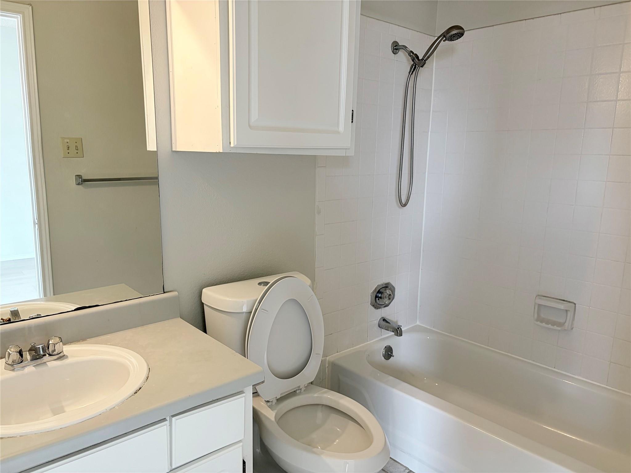12166 Metric Blvd #250 Property Photo 13