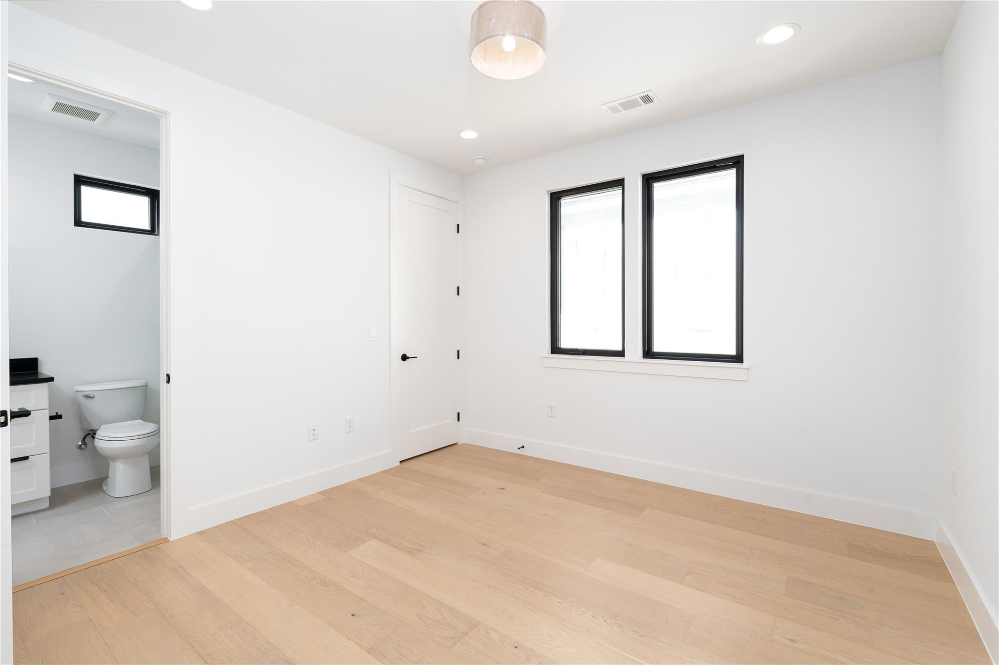 3001 E 51st St 7 Property Photo 25