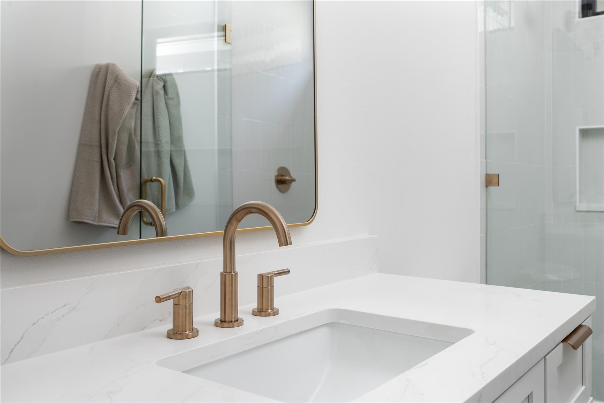 3001 E 51st St 7 Property Photo 36