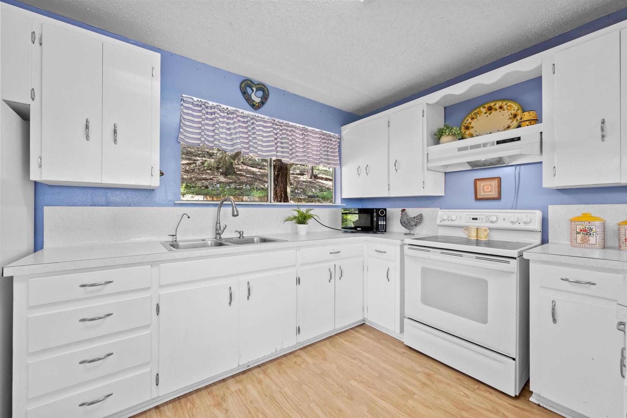 20926 W Lakeshore Dr Property Photo 13