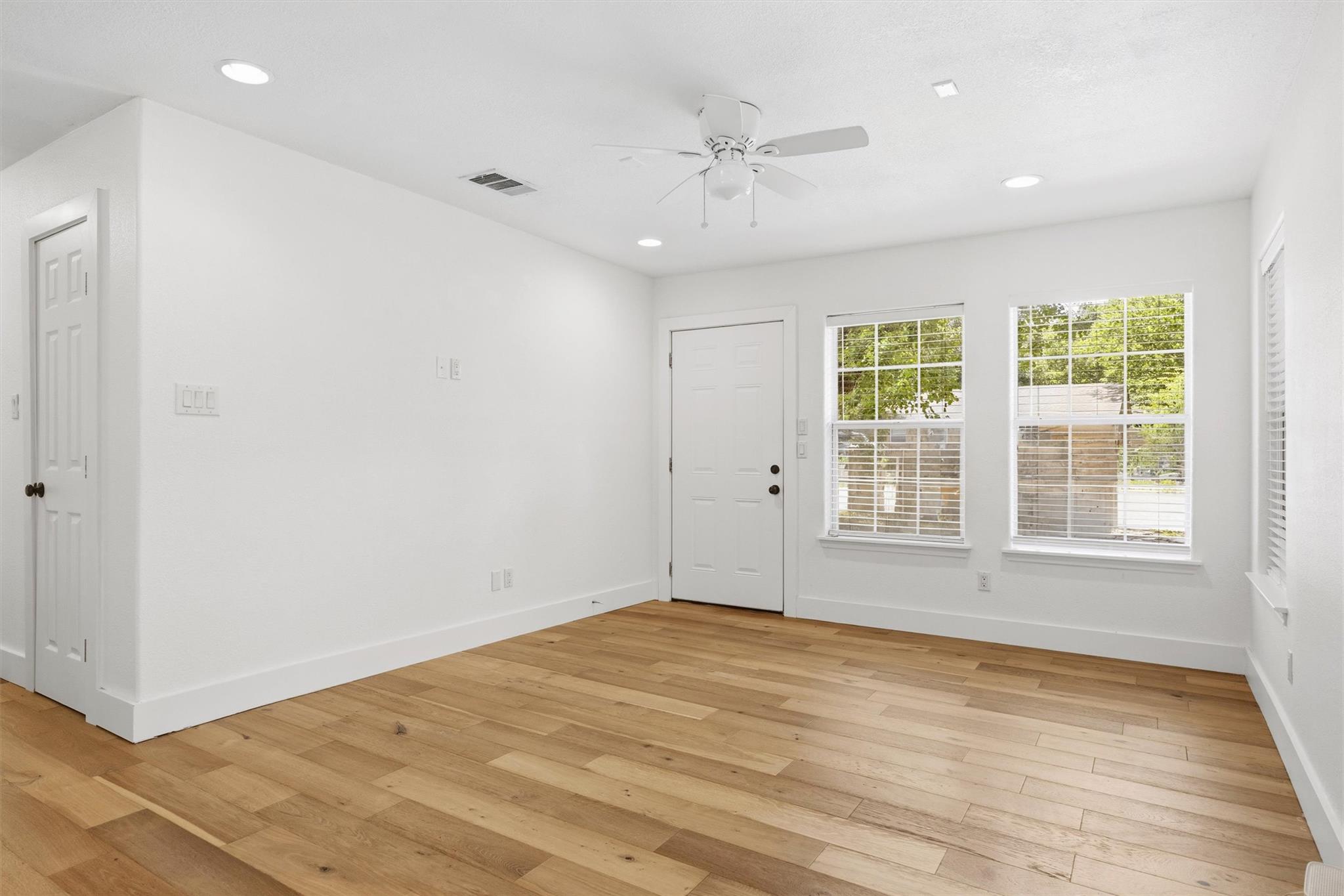 6802 Villita Avenida St Property Photo 7
