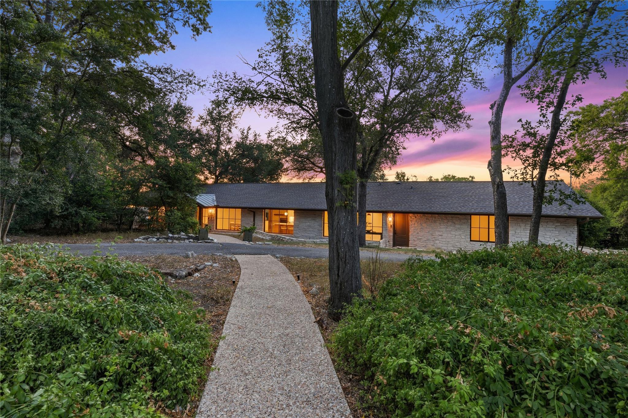 816 Terrace Mountain Dr Property Photo 3