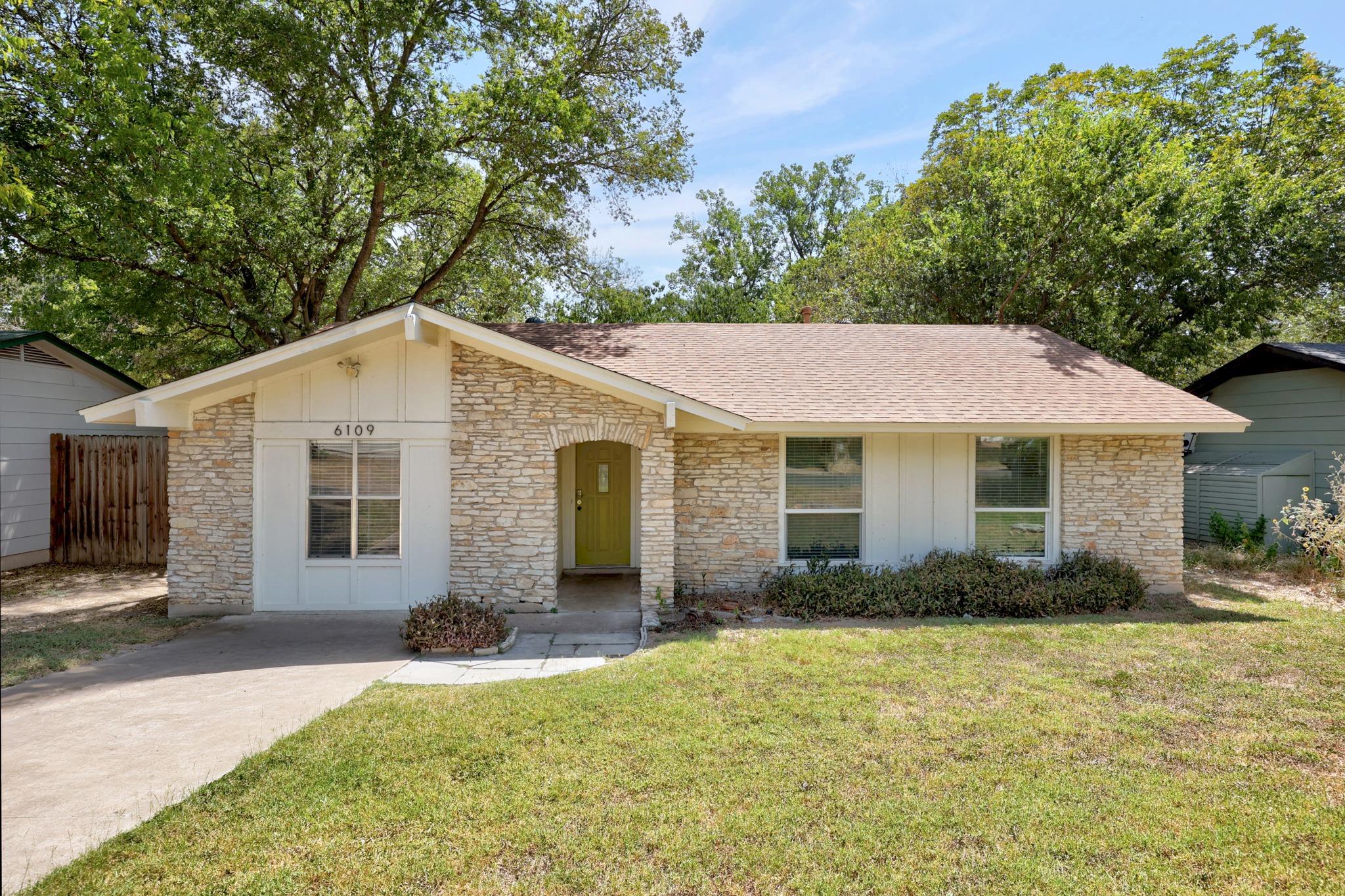 6109 Glen Meadow Dr Property Photo 2