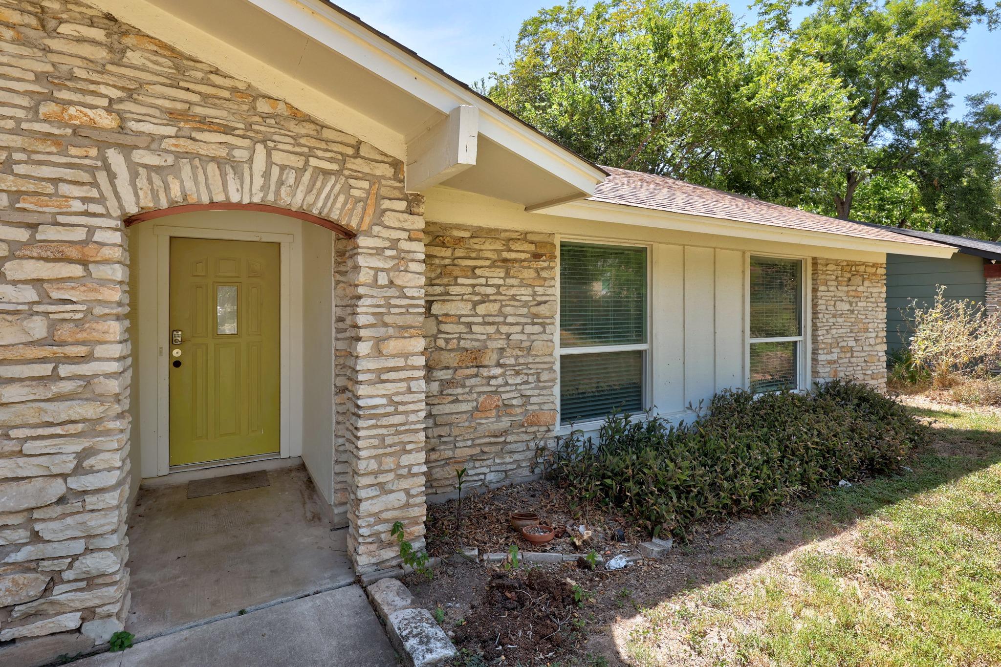 6109 Glen Meadow Dr Property Photo 5