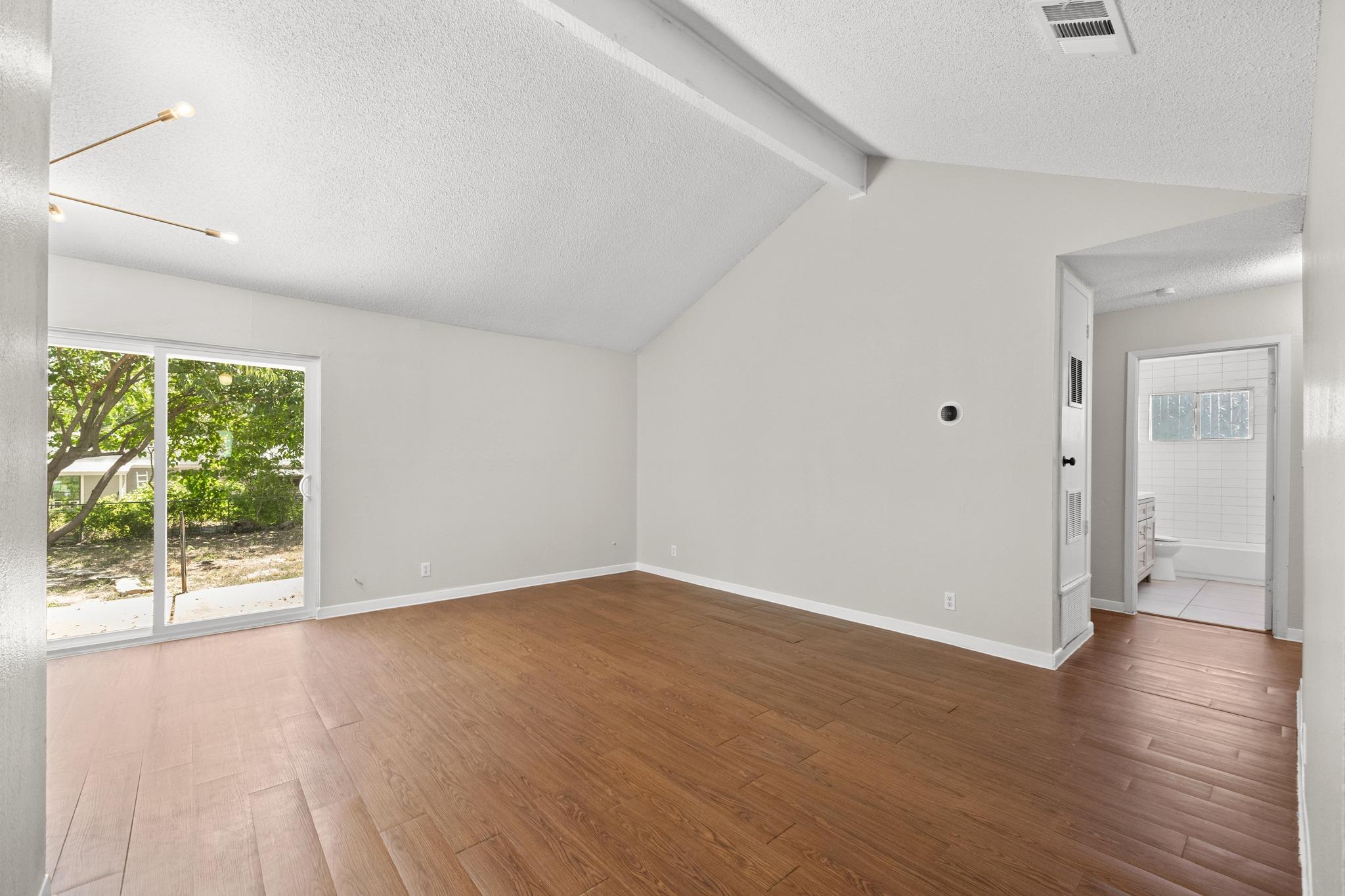 6109 Glen Meadow Dr Property Photo 6