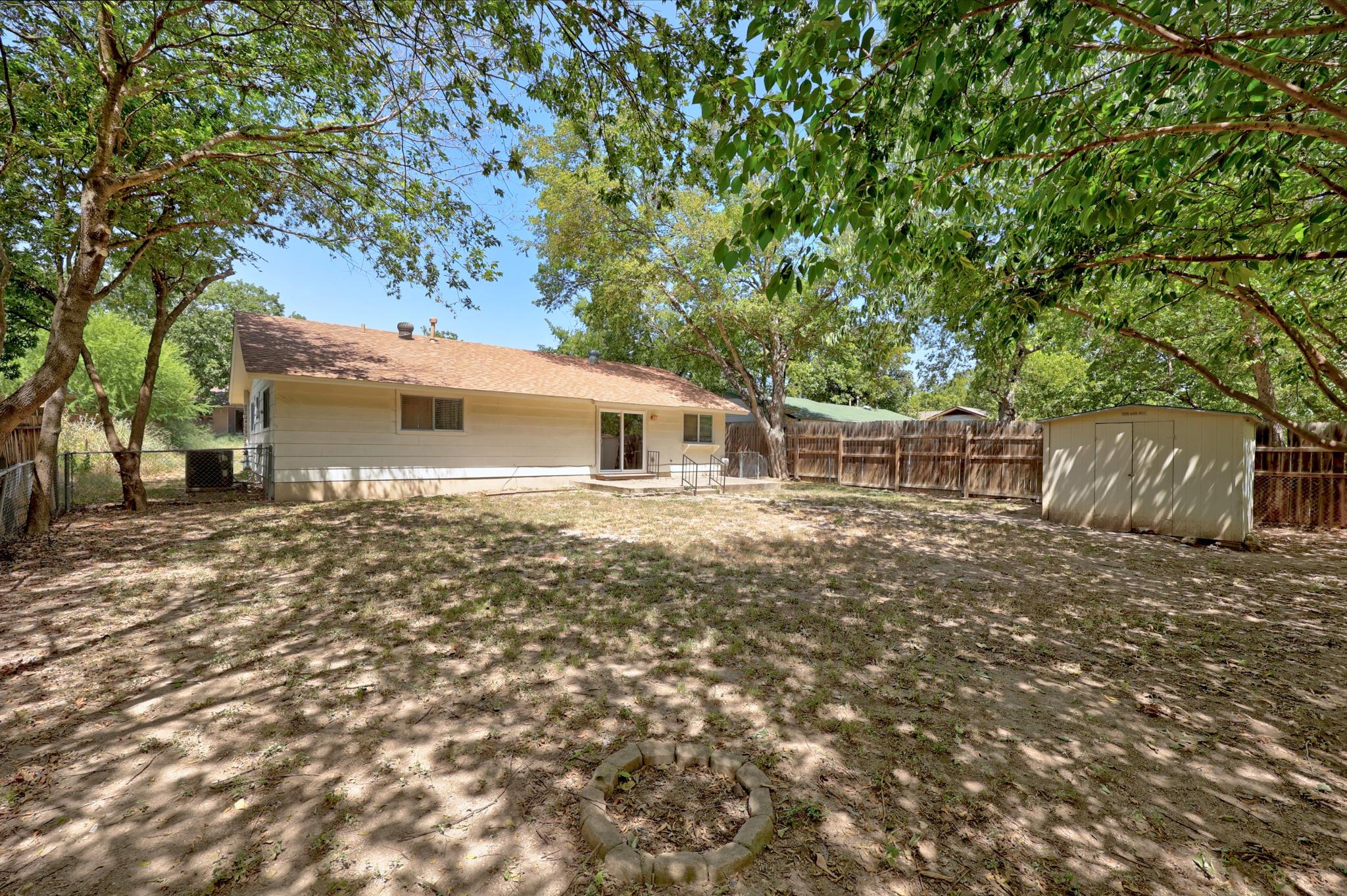 6109 Glen Meadow Dr Property Photo 22