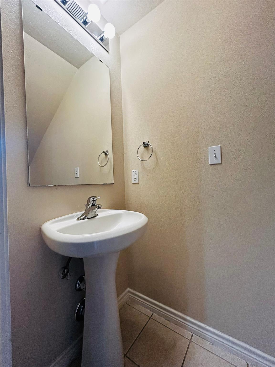 305 E 31 St #4 Property Photo 10