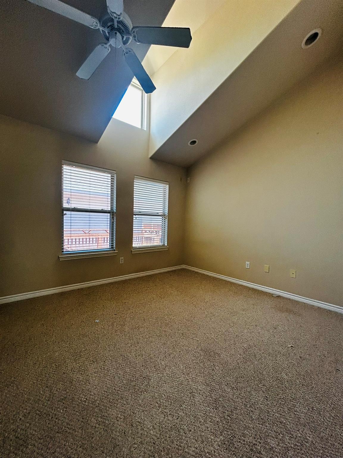 305 E 31 St #4 Property Photo 22