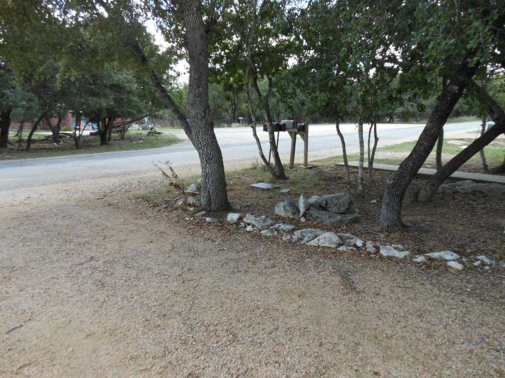 154 Shady Bluff Dr Property Photo 2