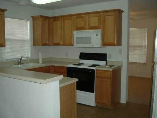 154 Shady Bluff Dr Property Photo 4