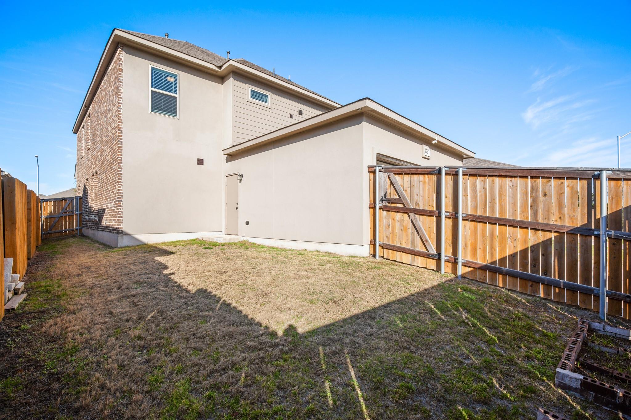 932 Azul Lagoon Dr Property Photo 26