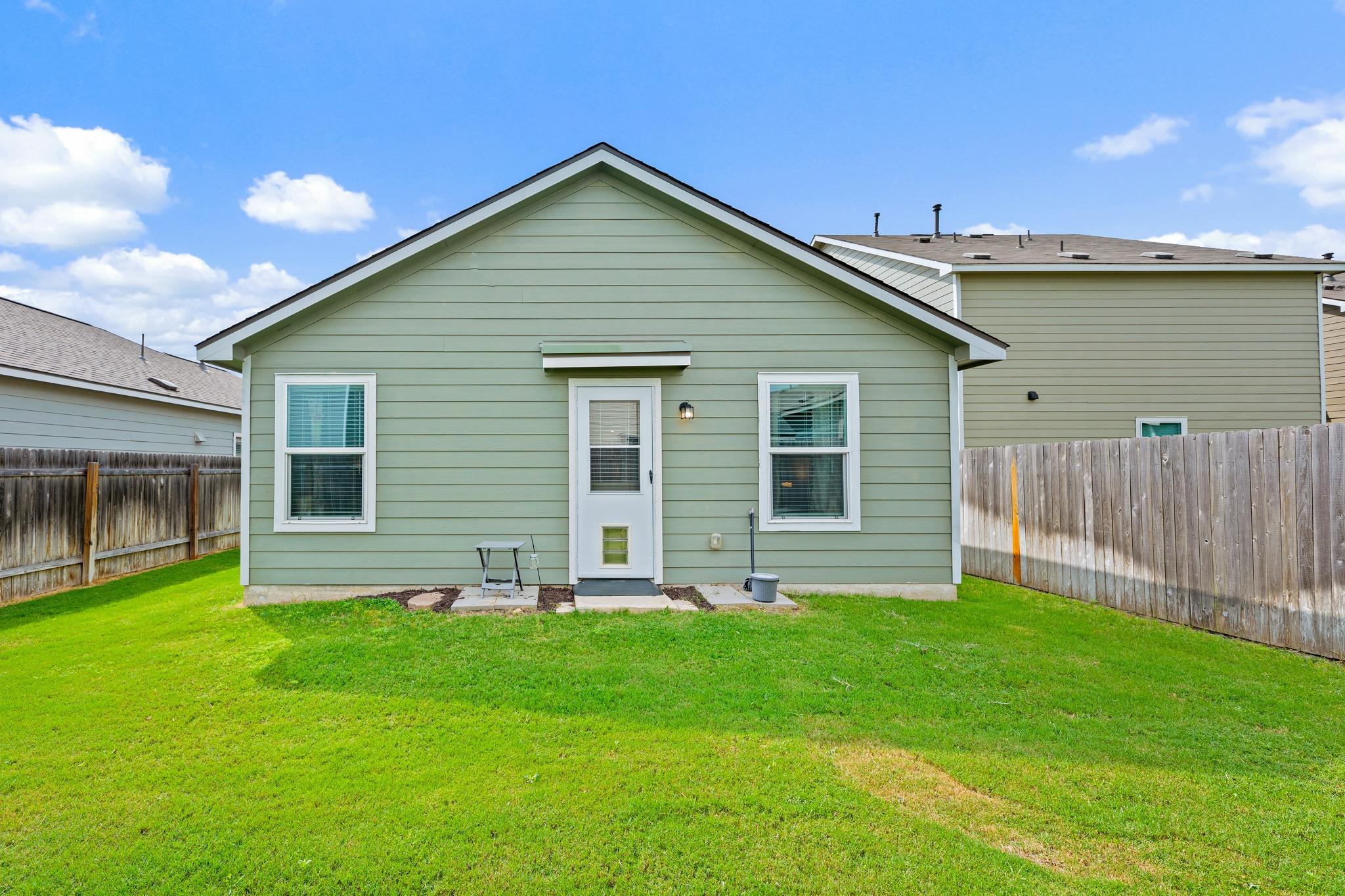 116 Soapstone Pass Property Photo 32