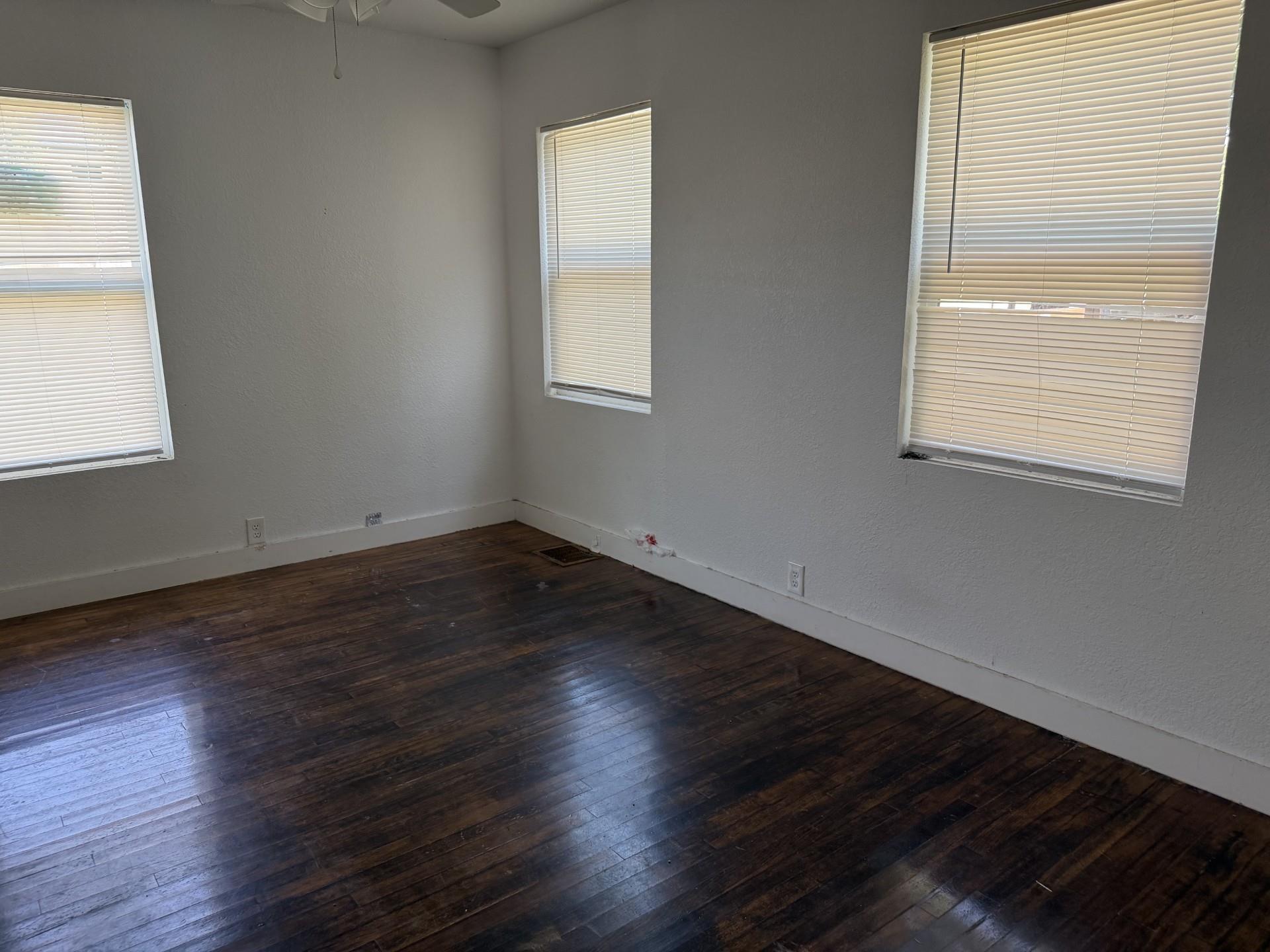 103 S Walnut St Property Photo 8