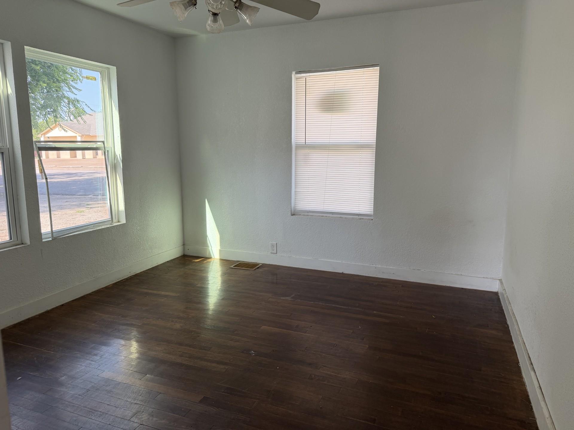 103 S Walnut St Property Photo 18