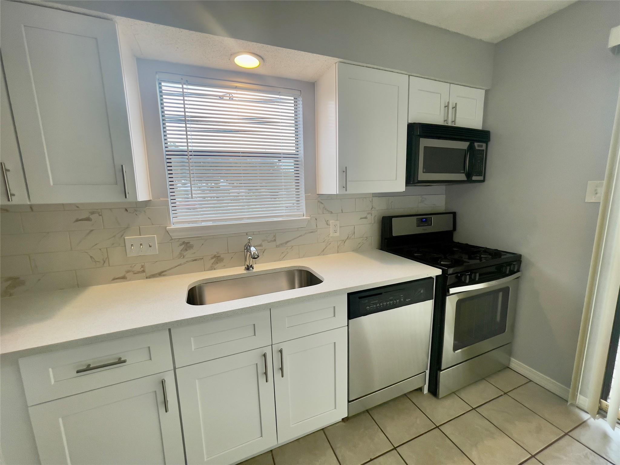 2001 Kenneth Ave #a Property Photo 3
