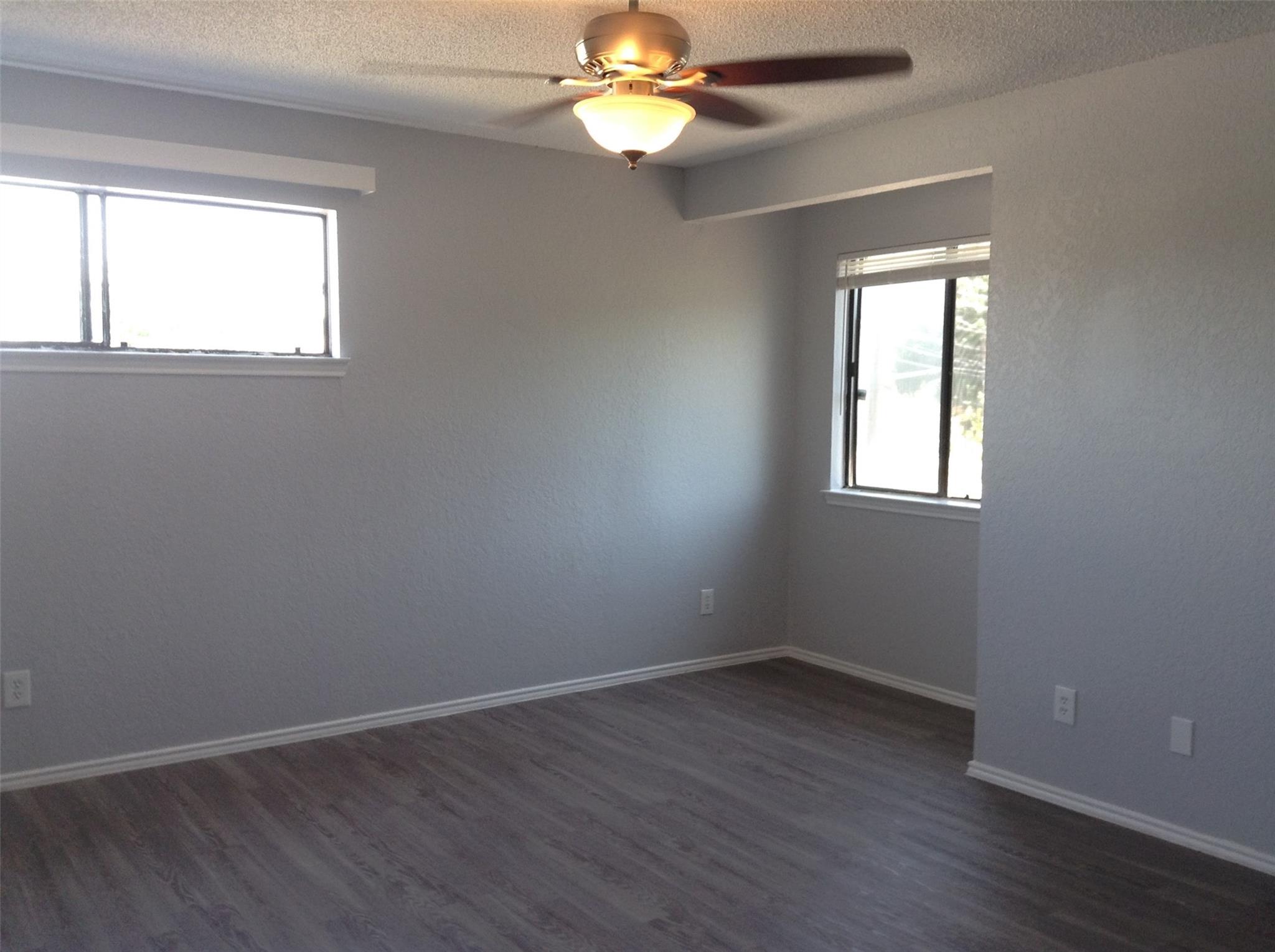 2001 Kenneth Ave #a Property Photo 11
