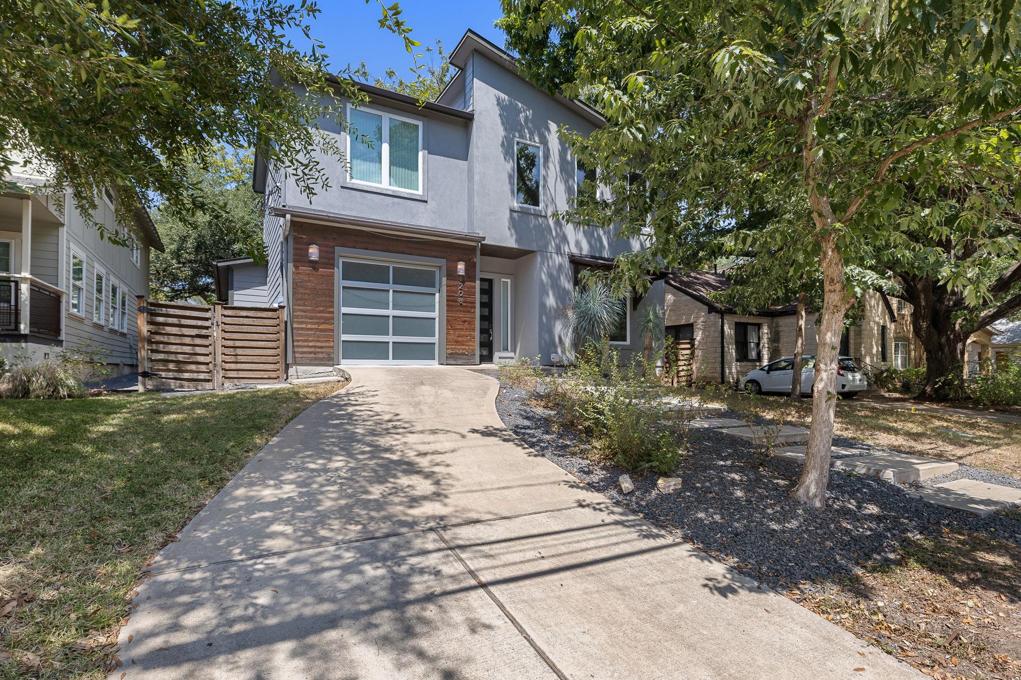 1208 Kinney Ave Property Photo 1