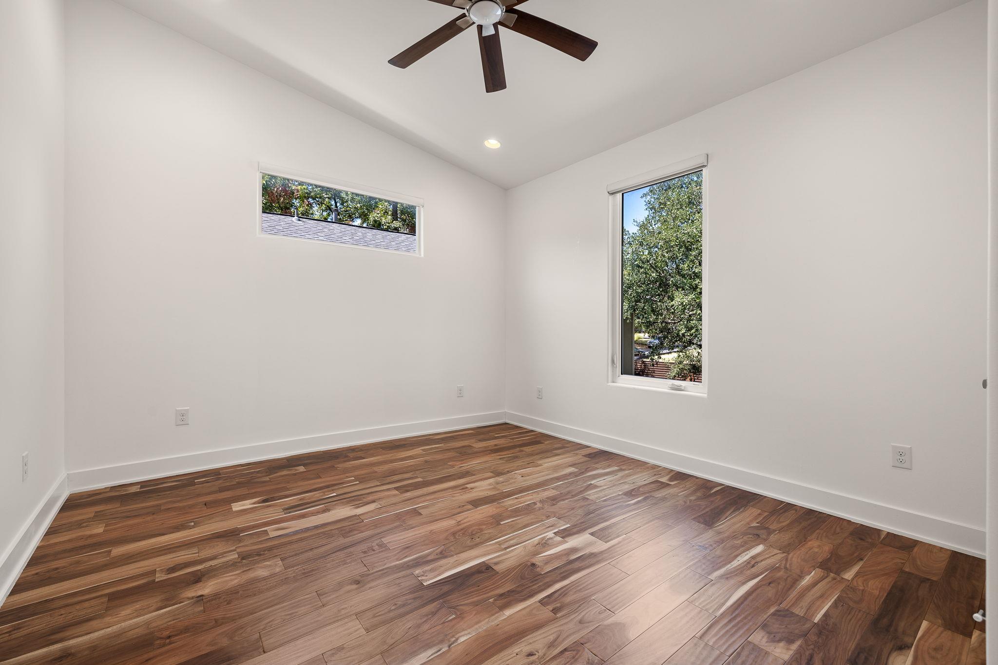 1208 Kinney Ave Property Photo 24
