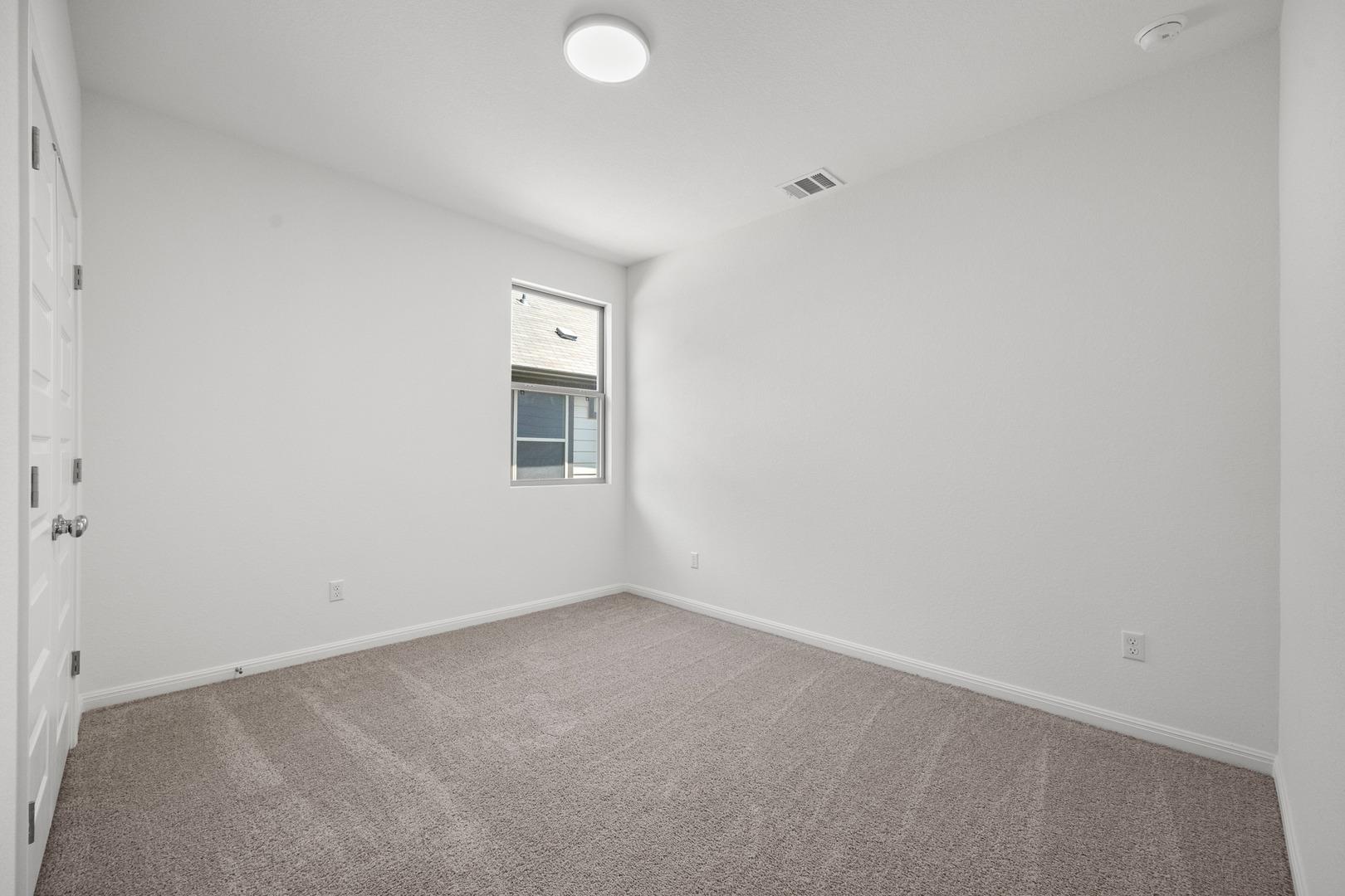 215 Hornet St Property Photo 18