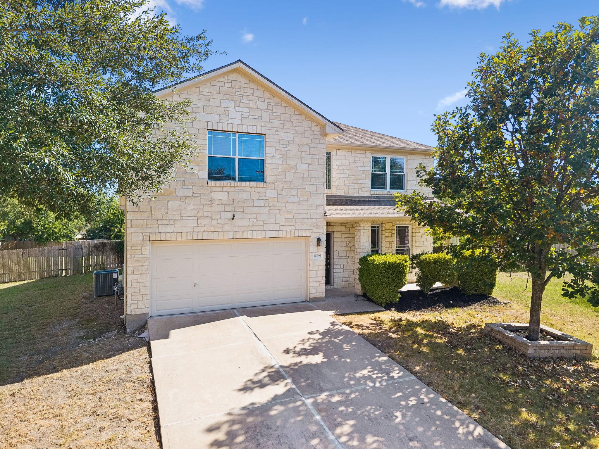 18601 White Water Cv Property Photo 1